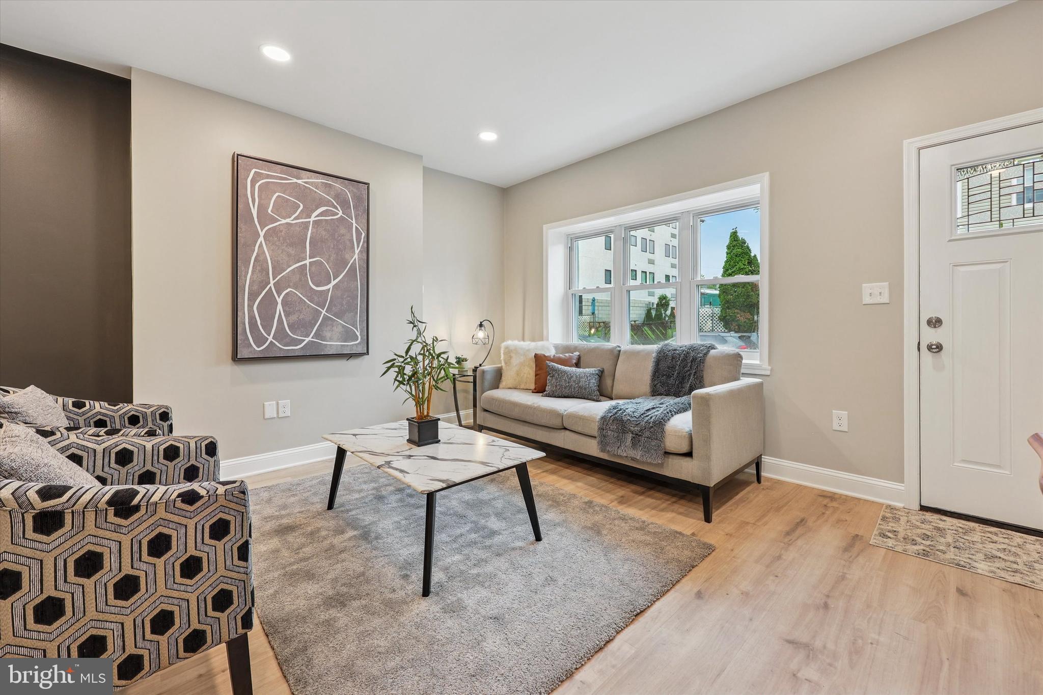 ROXBOROUGH - Residential