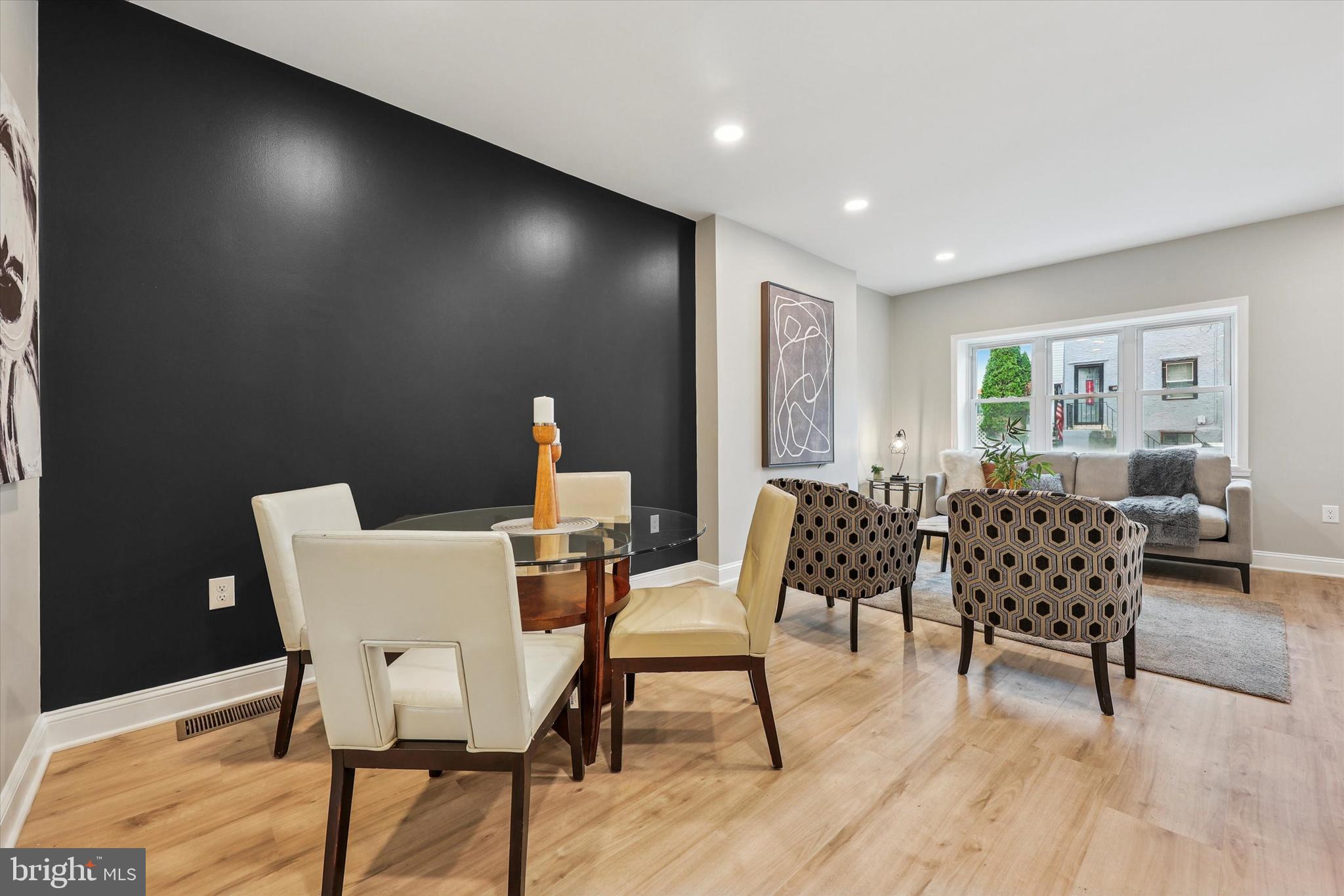 ROXBOROUGH - Residential