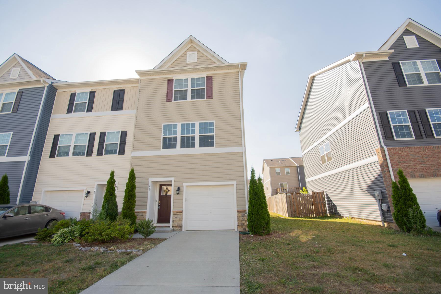 BERKELEY RIDGE - Residential