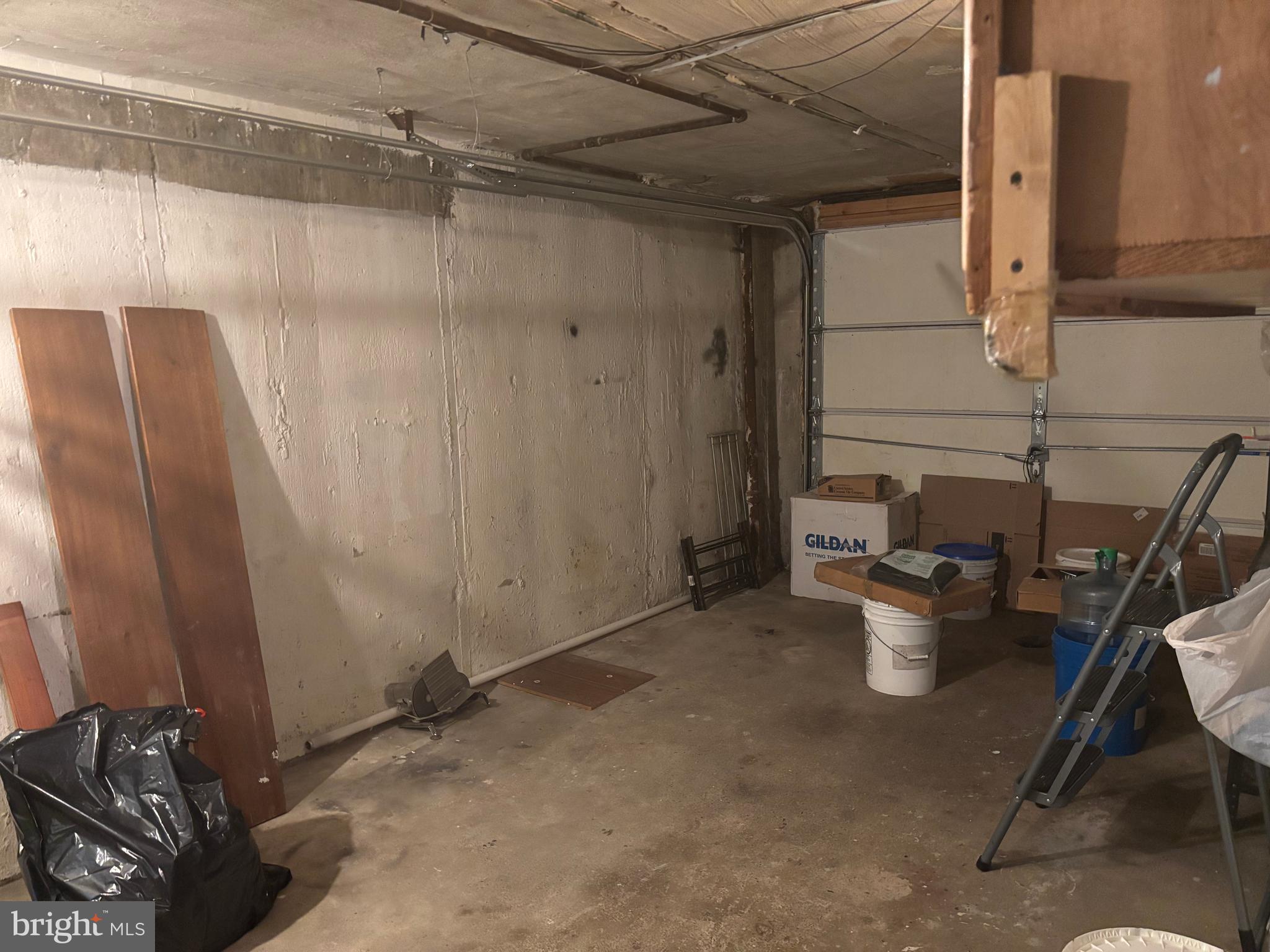 LAWNDALE - Residential