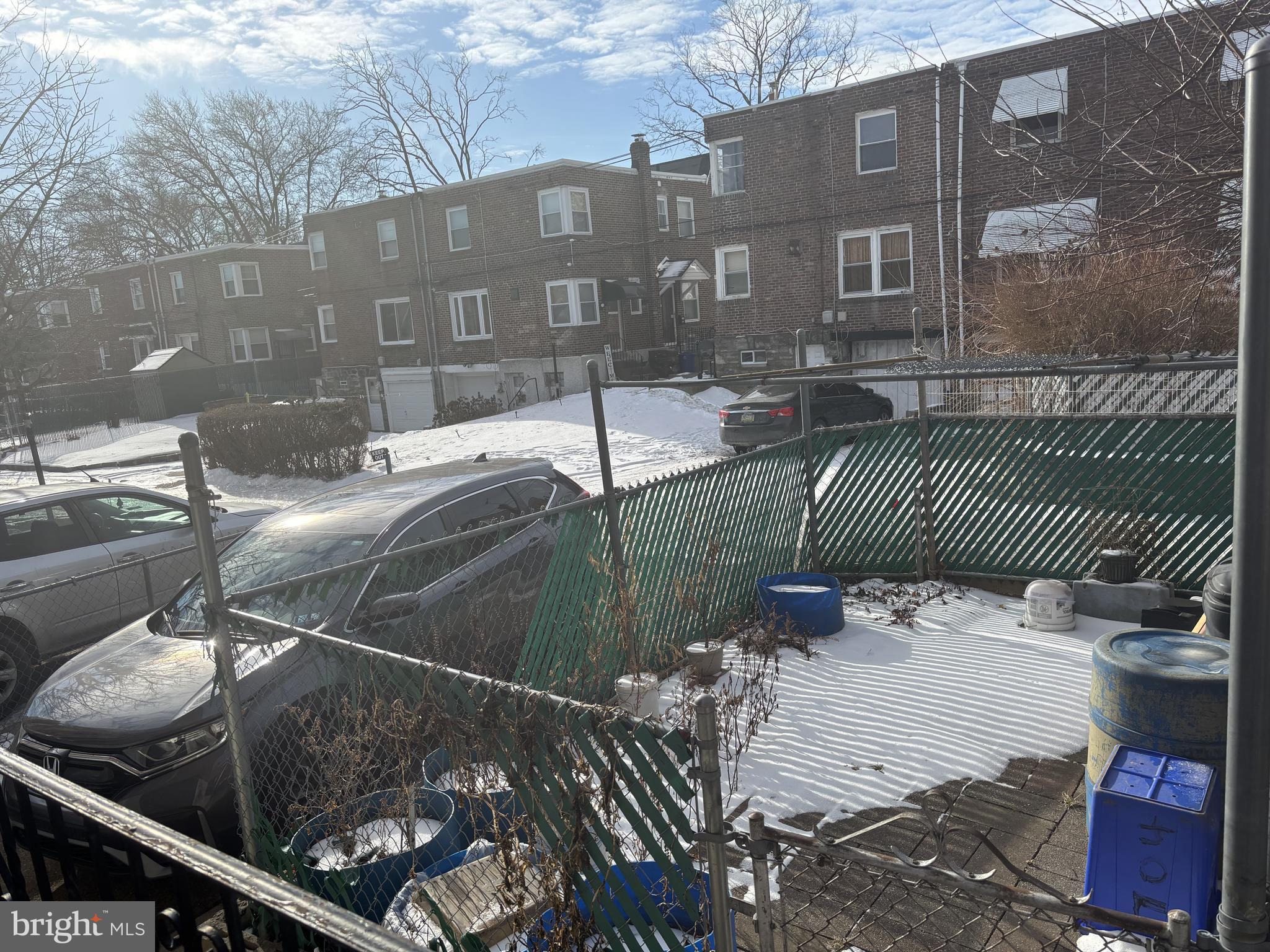 LAWNDALE - Residential