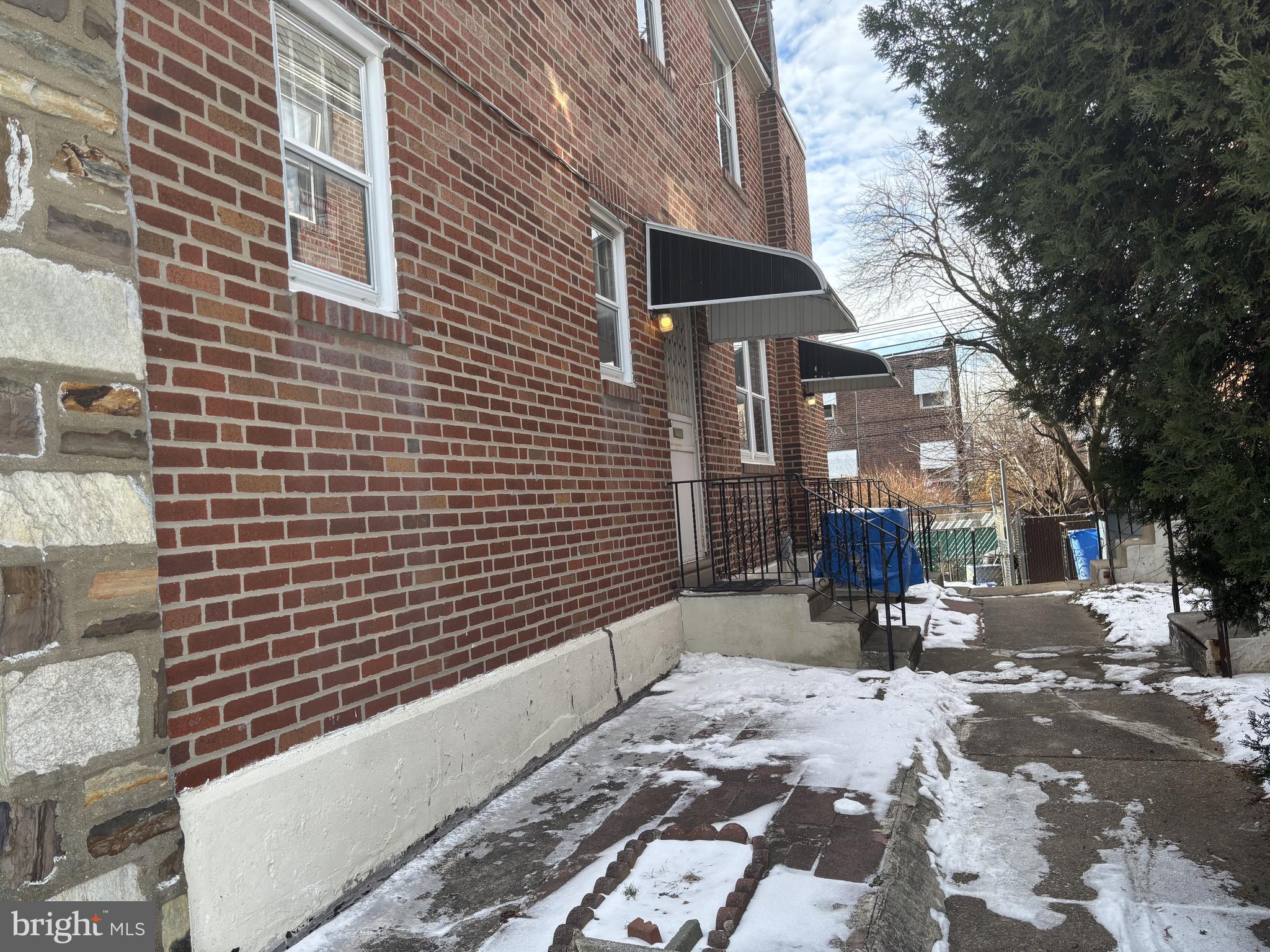 LAWNDALE - Residential