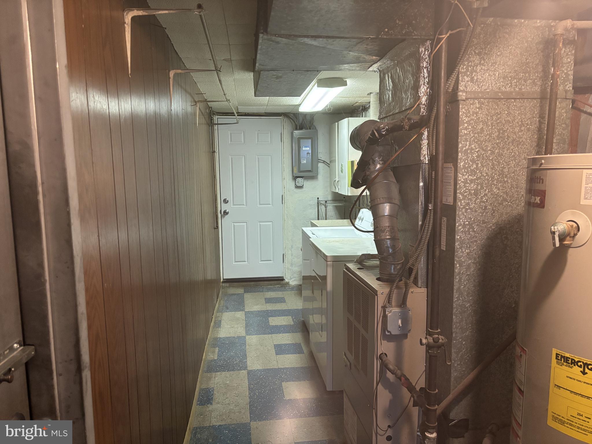 LAWNDALE - Residential