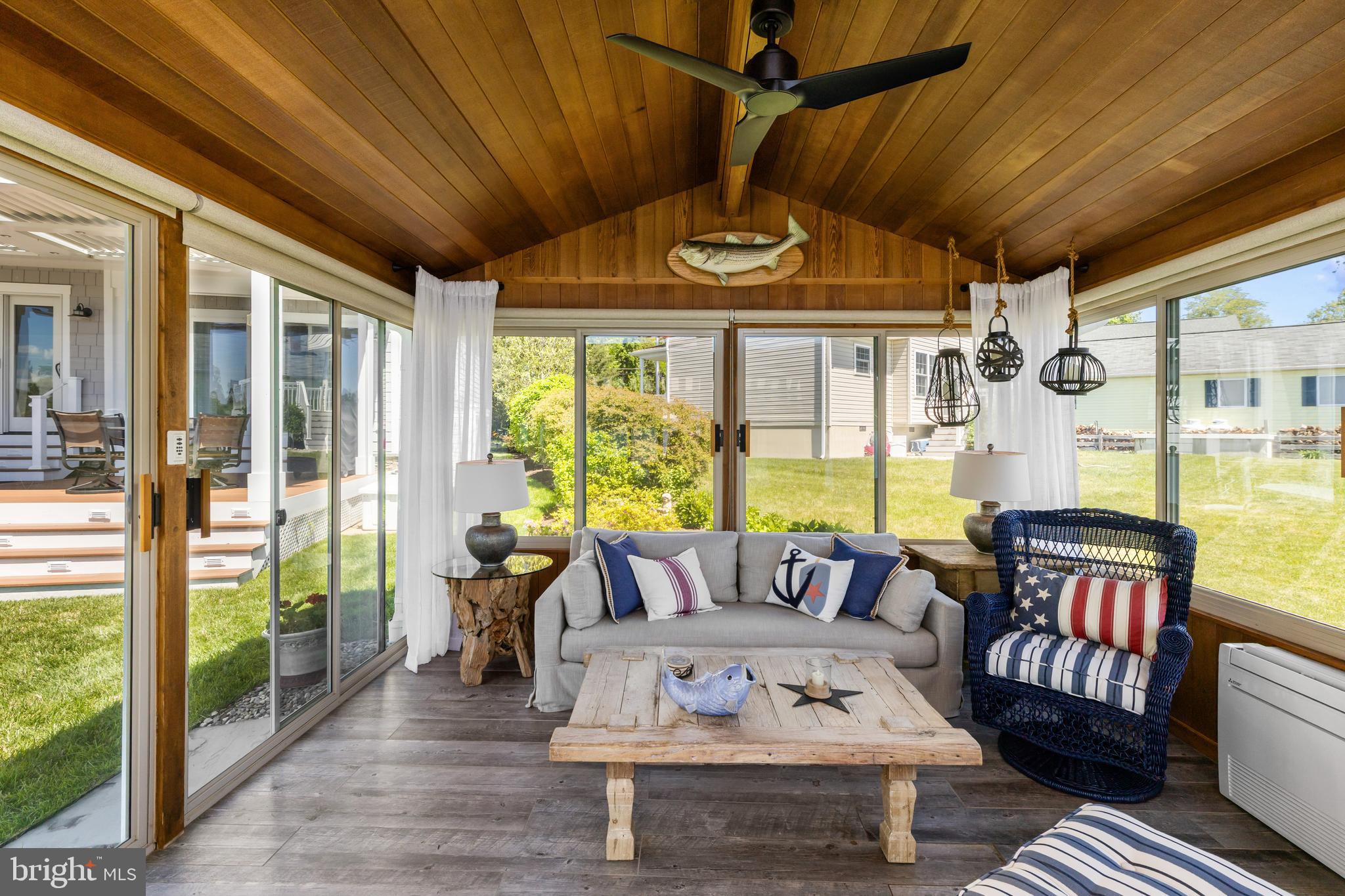 BAHAMA BEACH - Residential