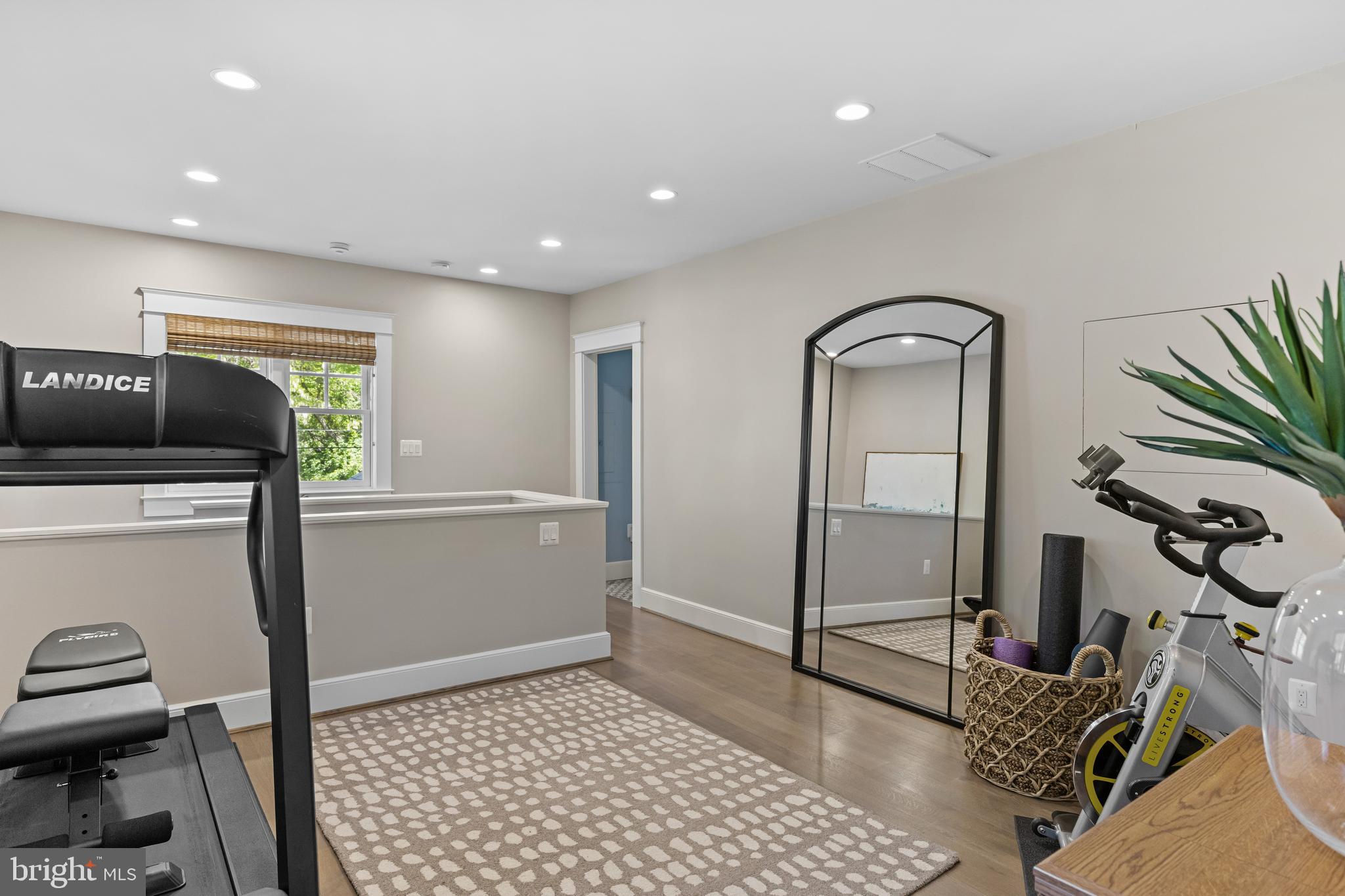 BAHAMA BEACH - Residential