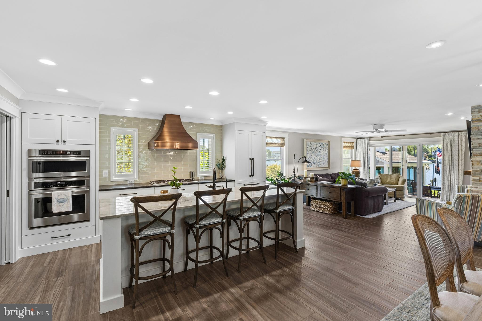 BAHAMA BEACH - Residential