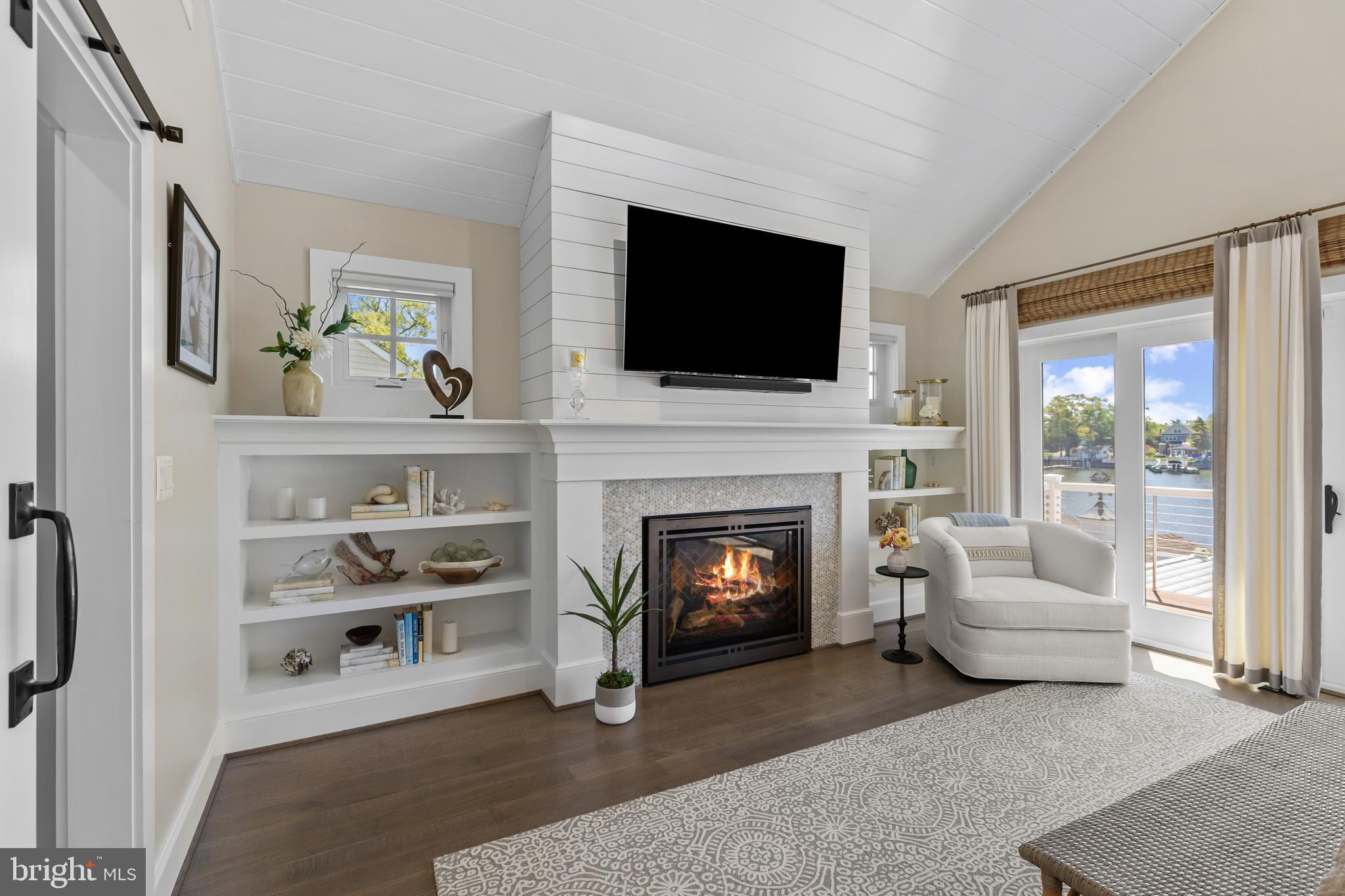 BAHAMA BEACH - Residential