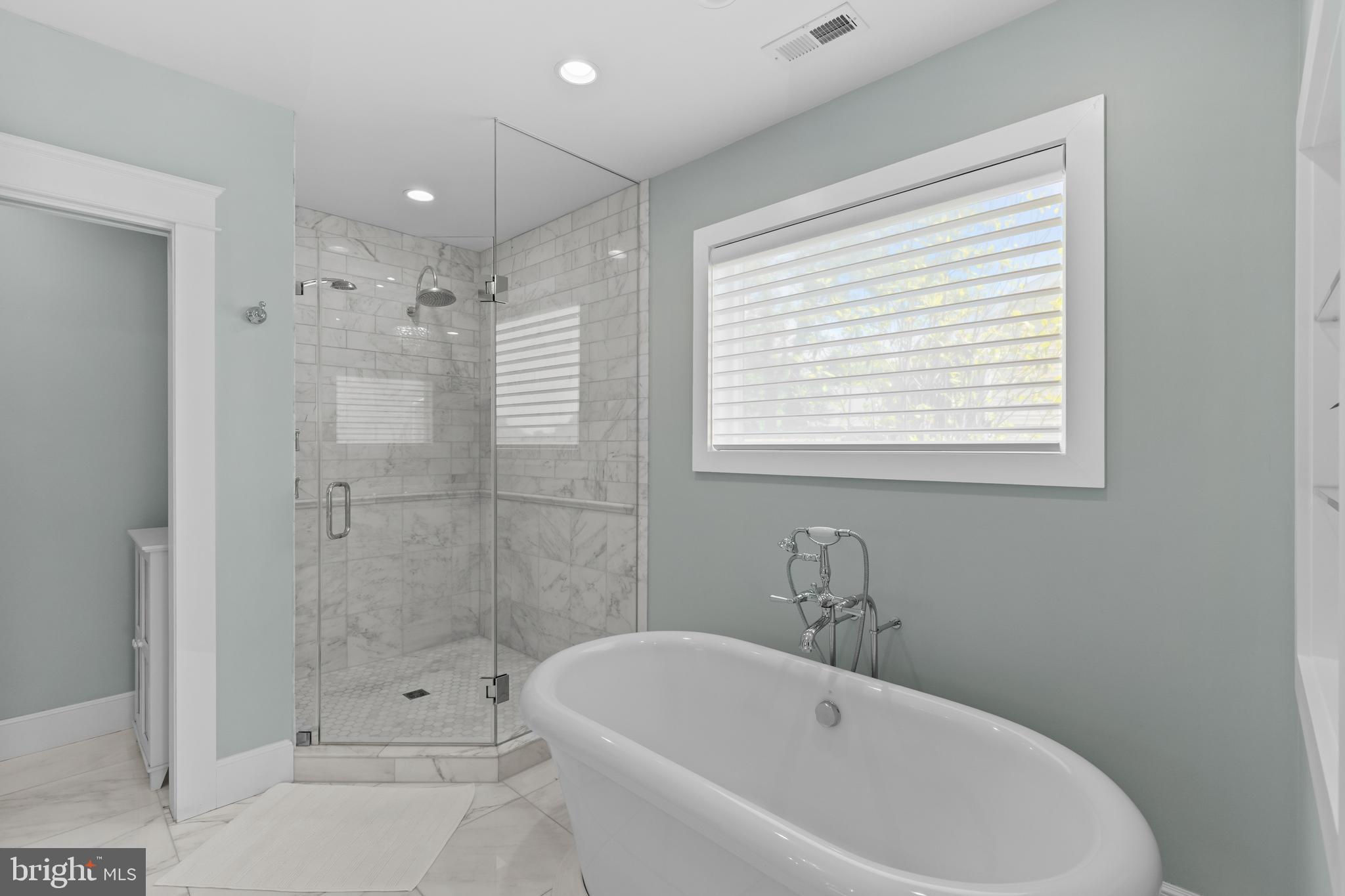 BAHAMA BEACH - Residential