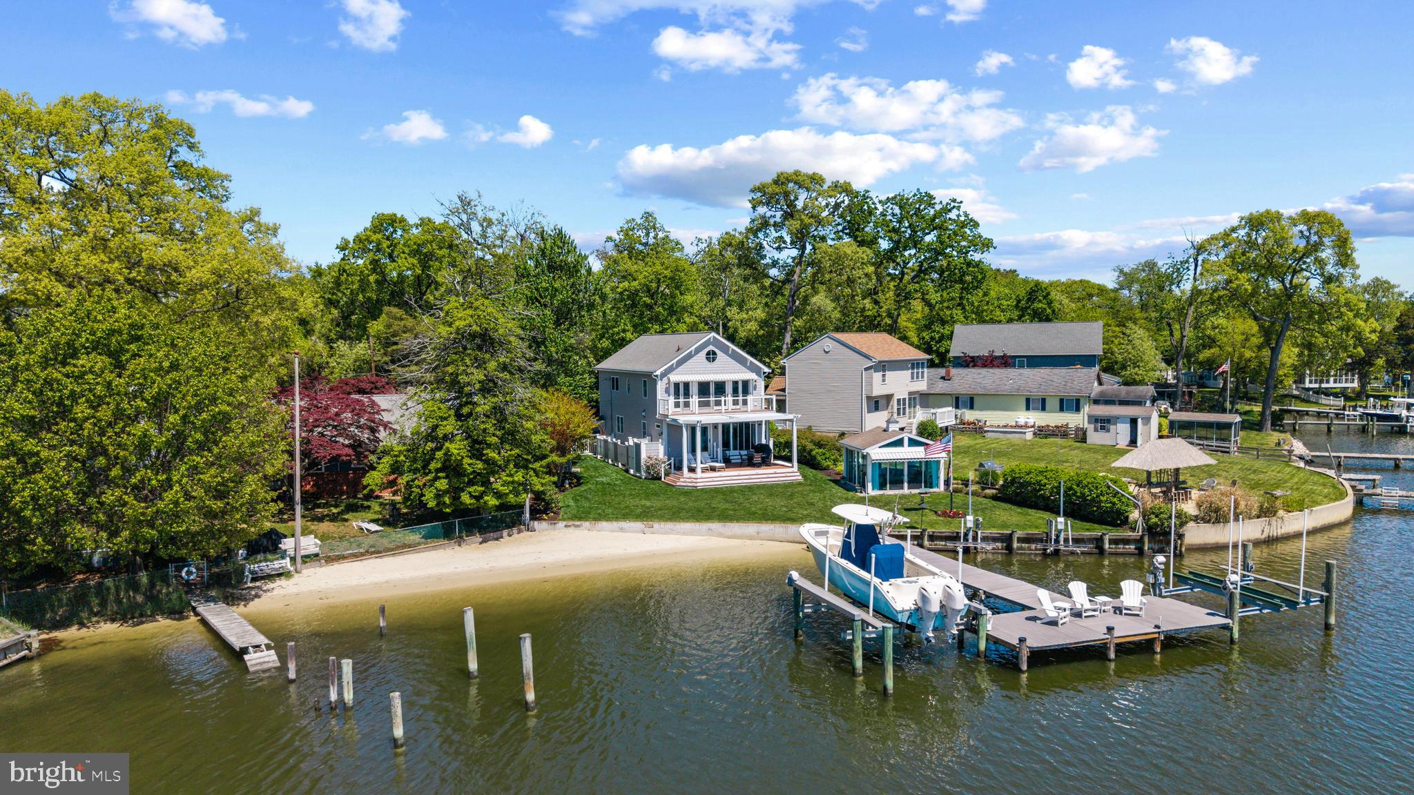 BAHAMA BEACH - Residential