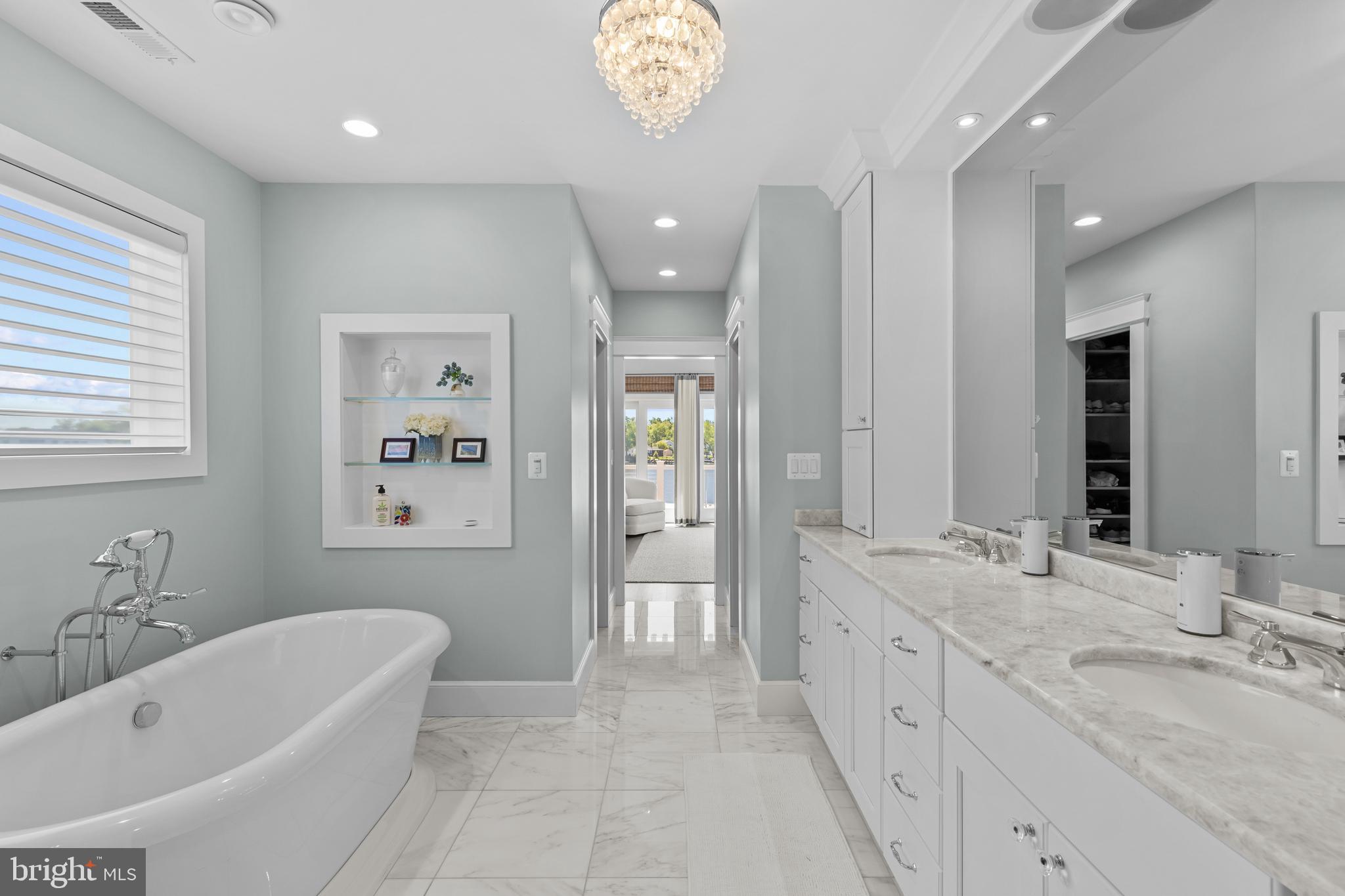 BAHAMA BEACH - Residential