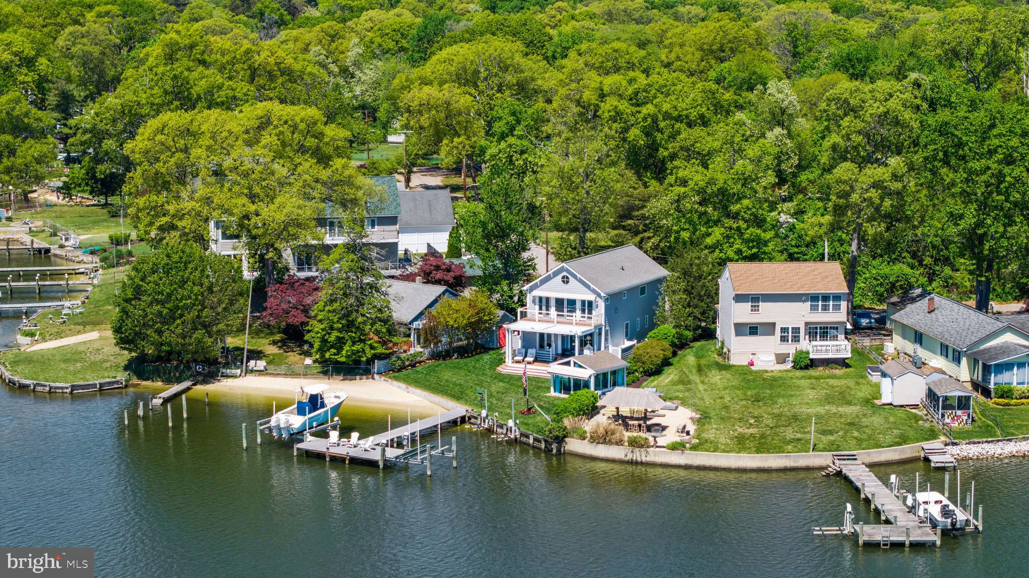 BAHAMA BEACH - Residential