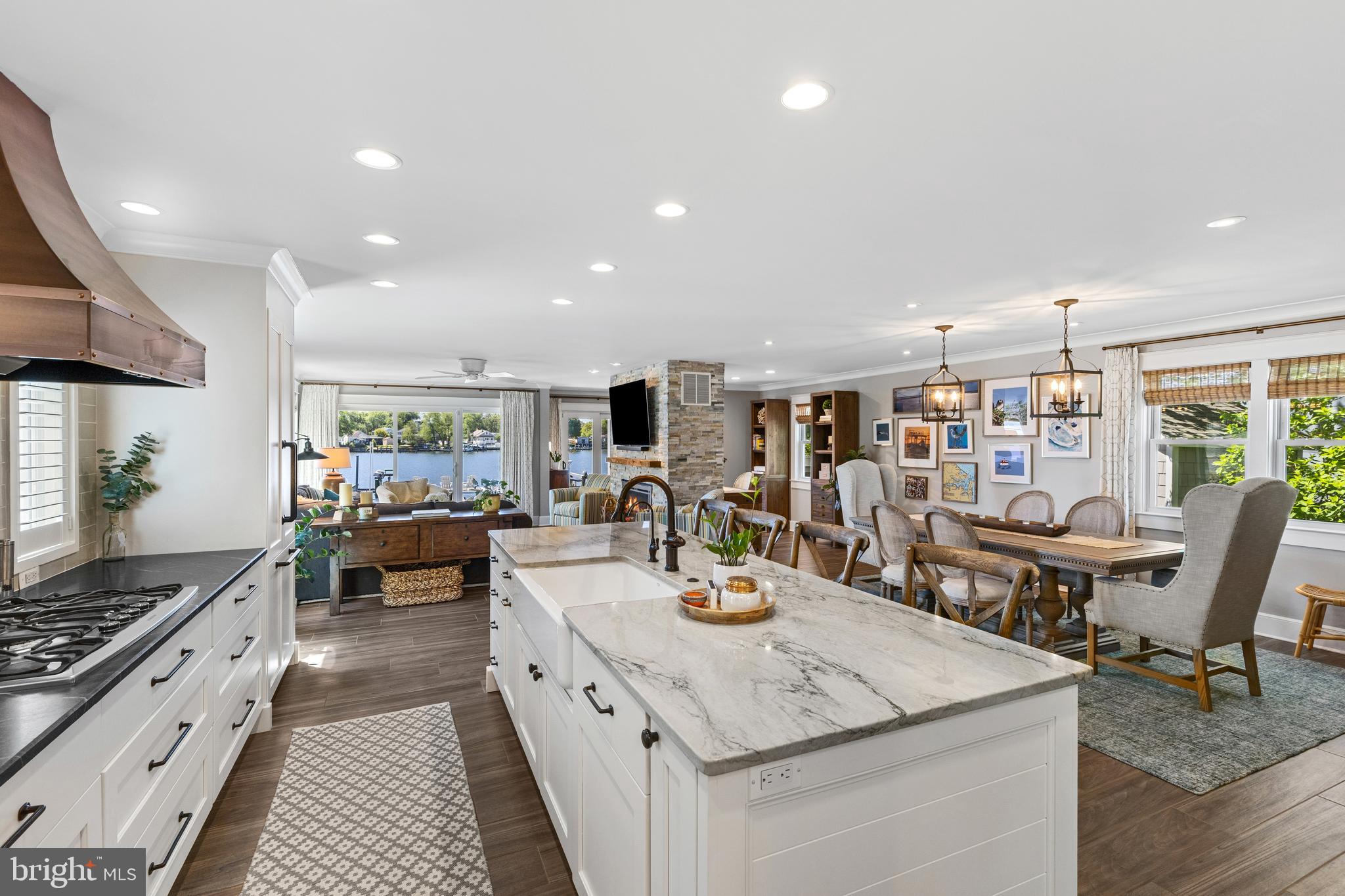 BAHAMA BEACH - Residential