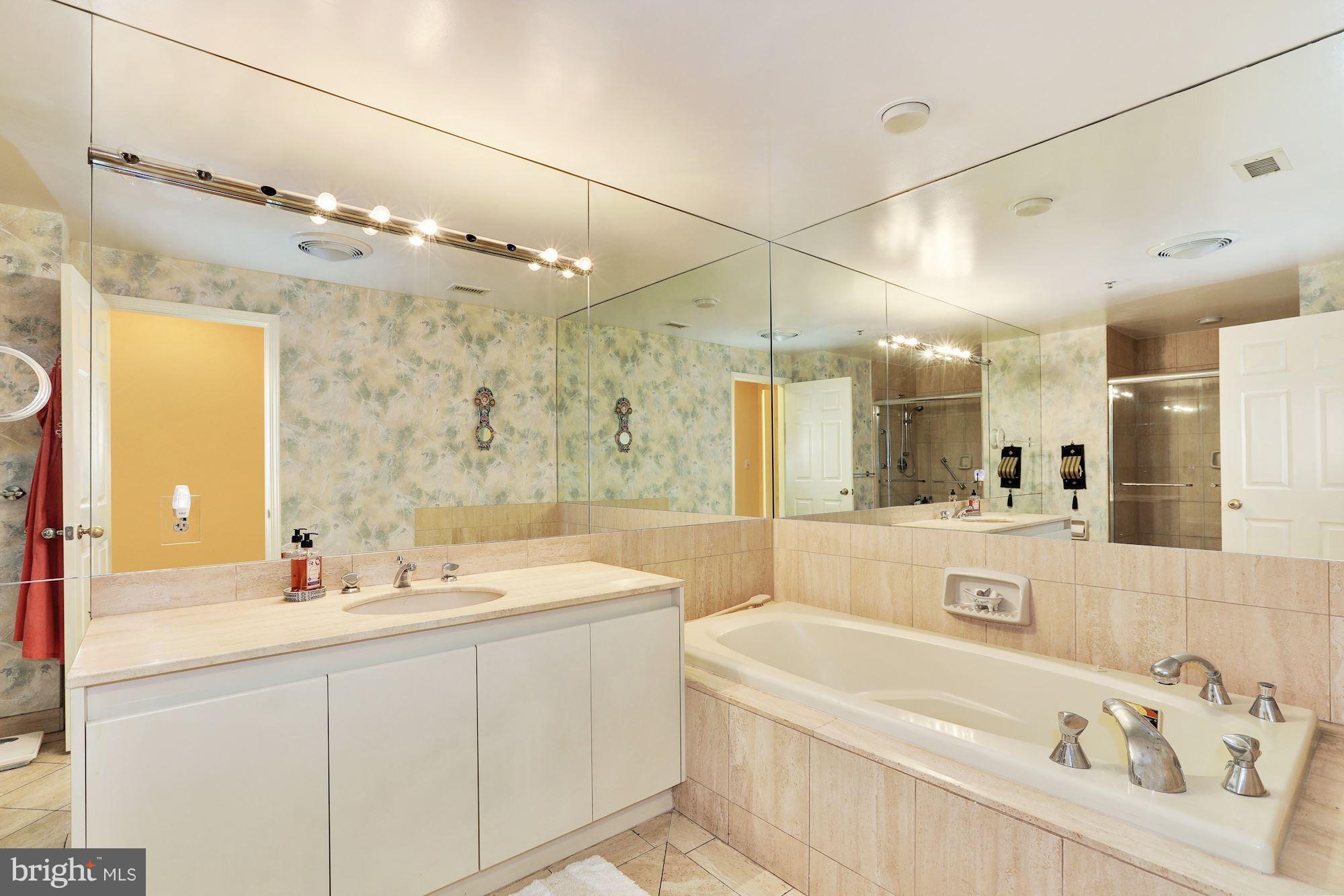 SOMERSET HOUSE - Residential