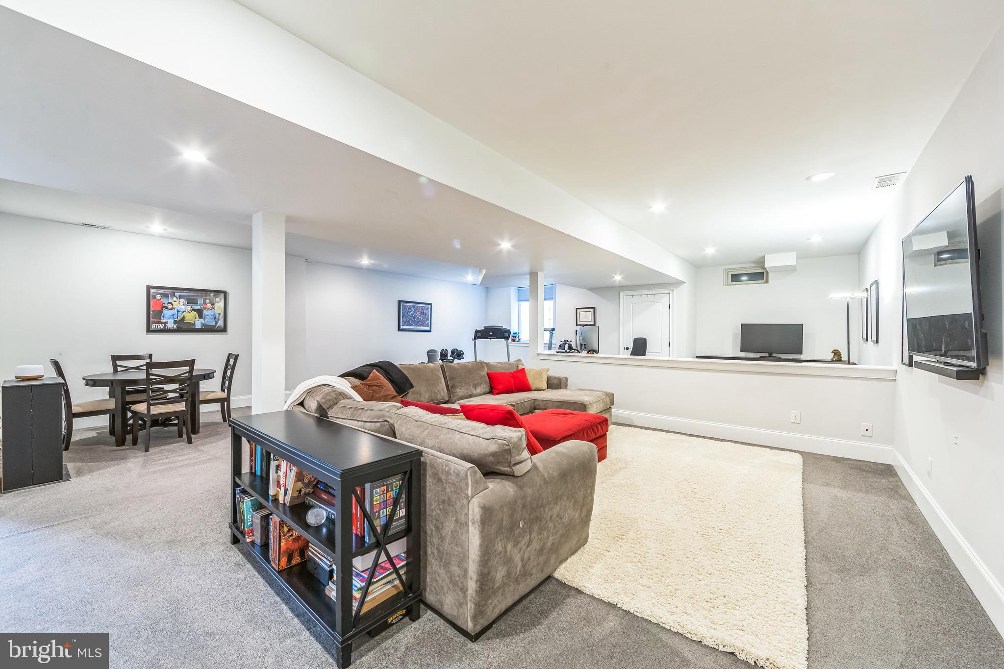 BRINTON VILLAGE - Residential