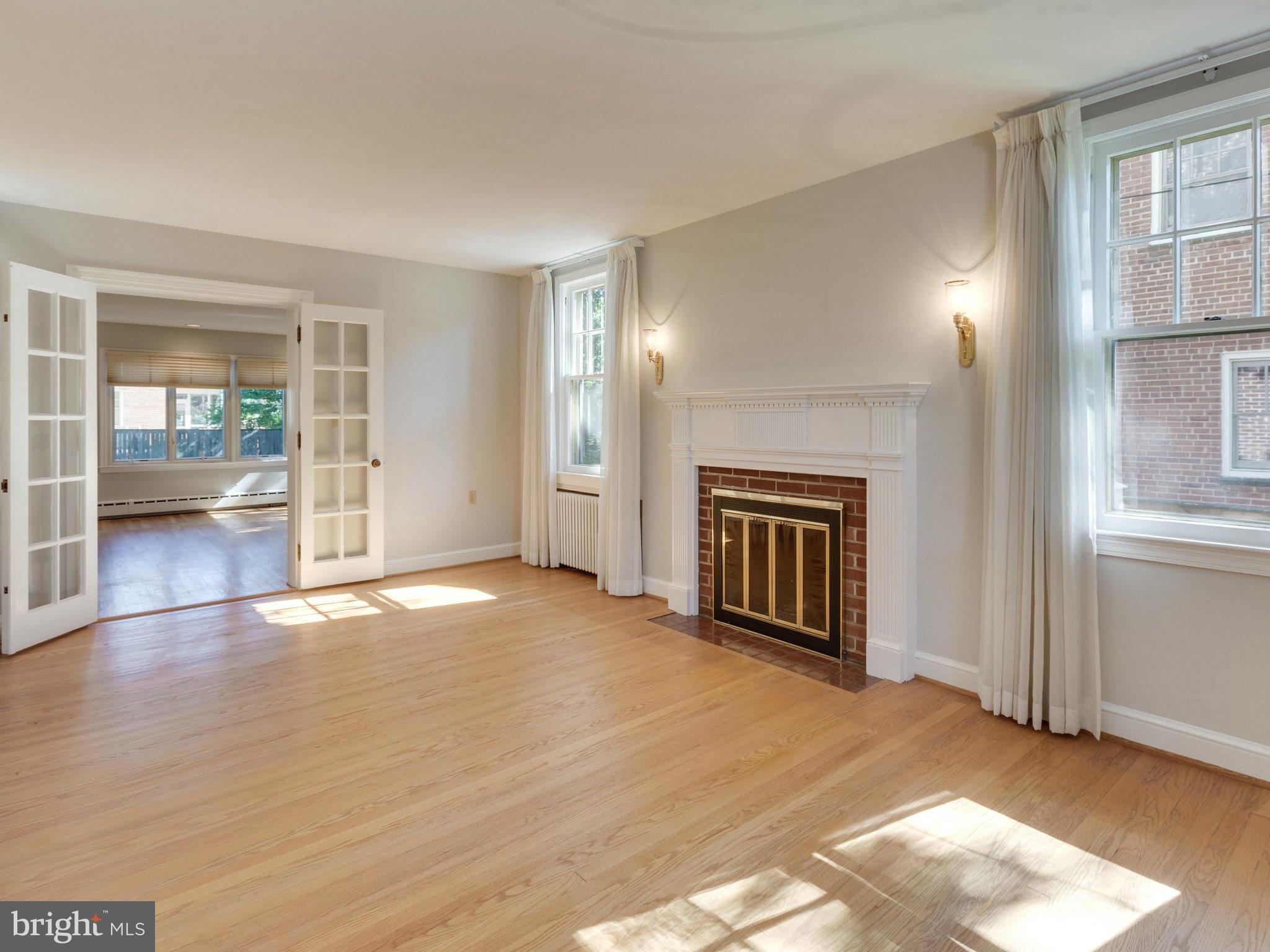 ARLINGTON HEIGHTS - Residential