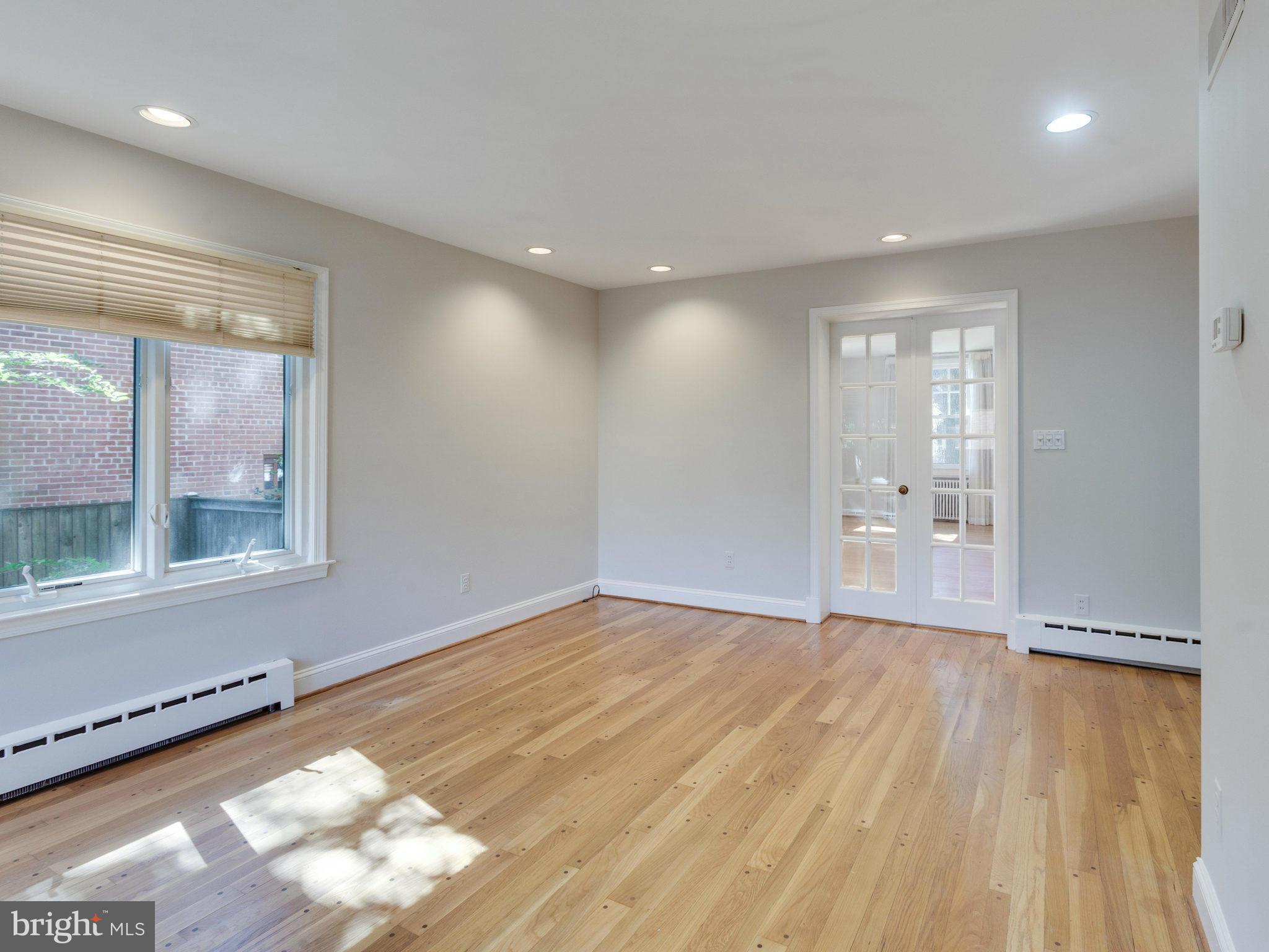 ARLINGTON HEIGHTS - Residential