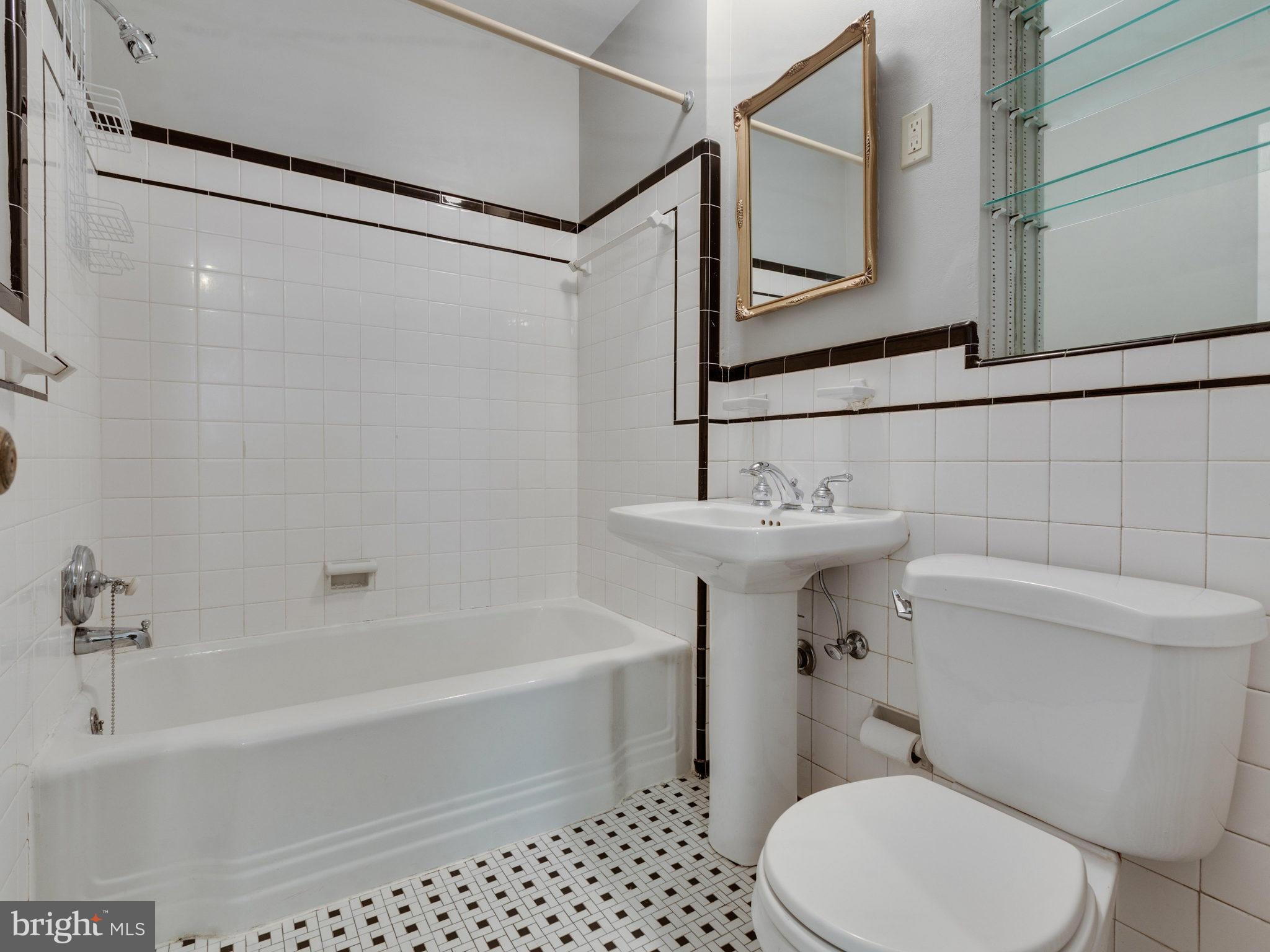 ARLINGTON HEIGHTS - Residential