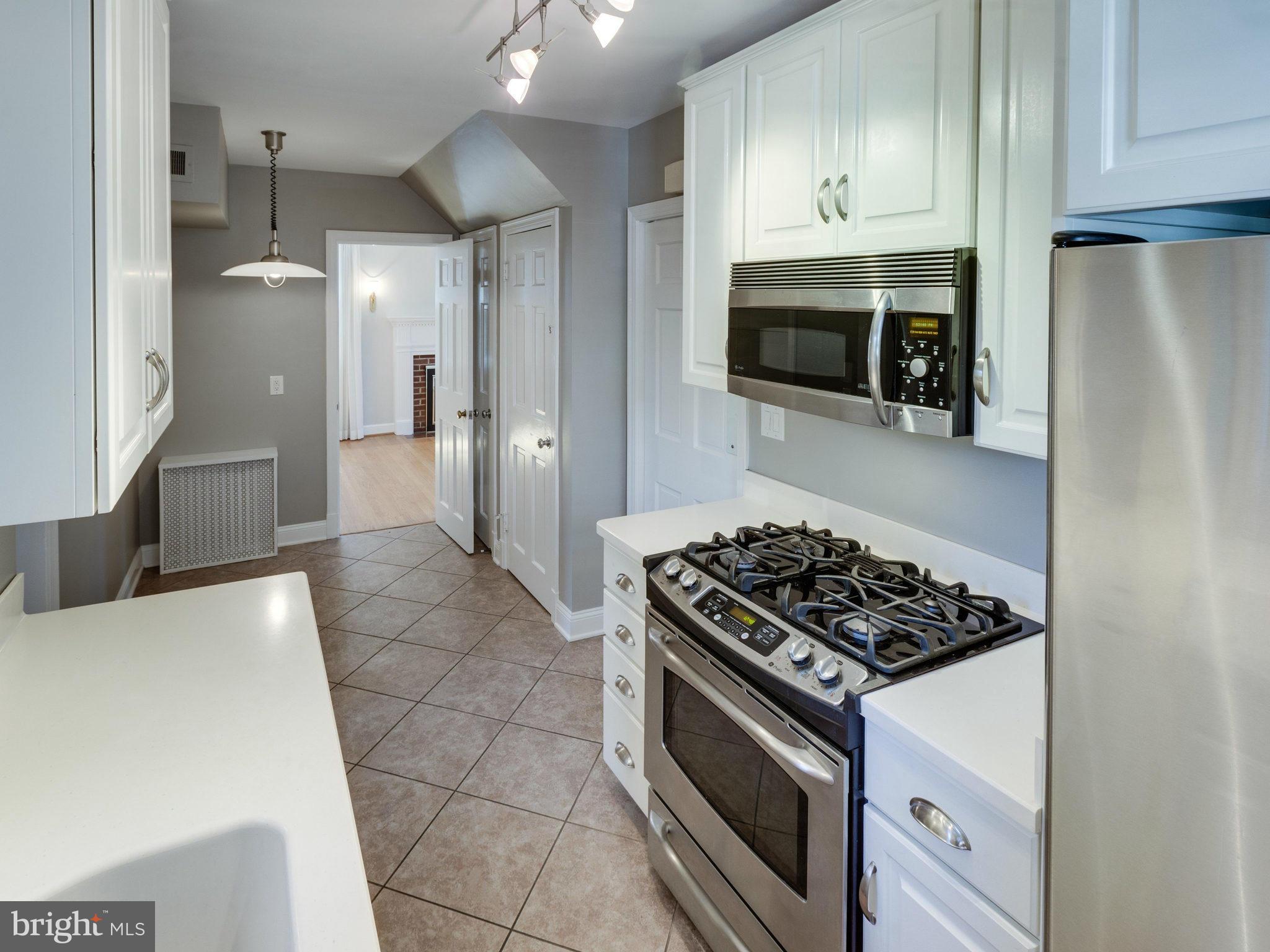 ARLINGTON HEIGHTS - Residential