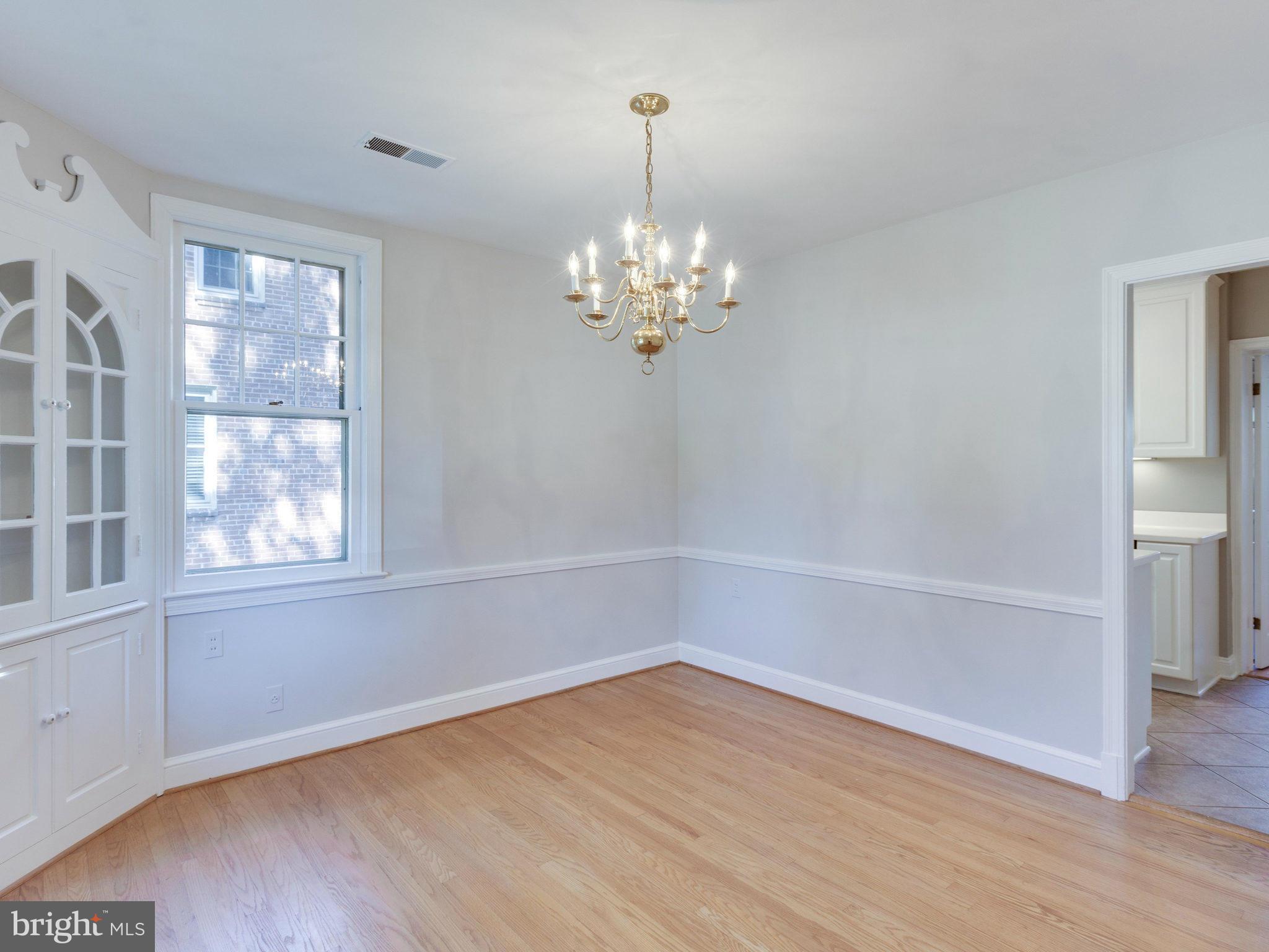 ARLINGTON HEIGHTS - Residential