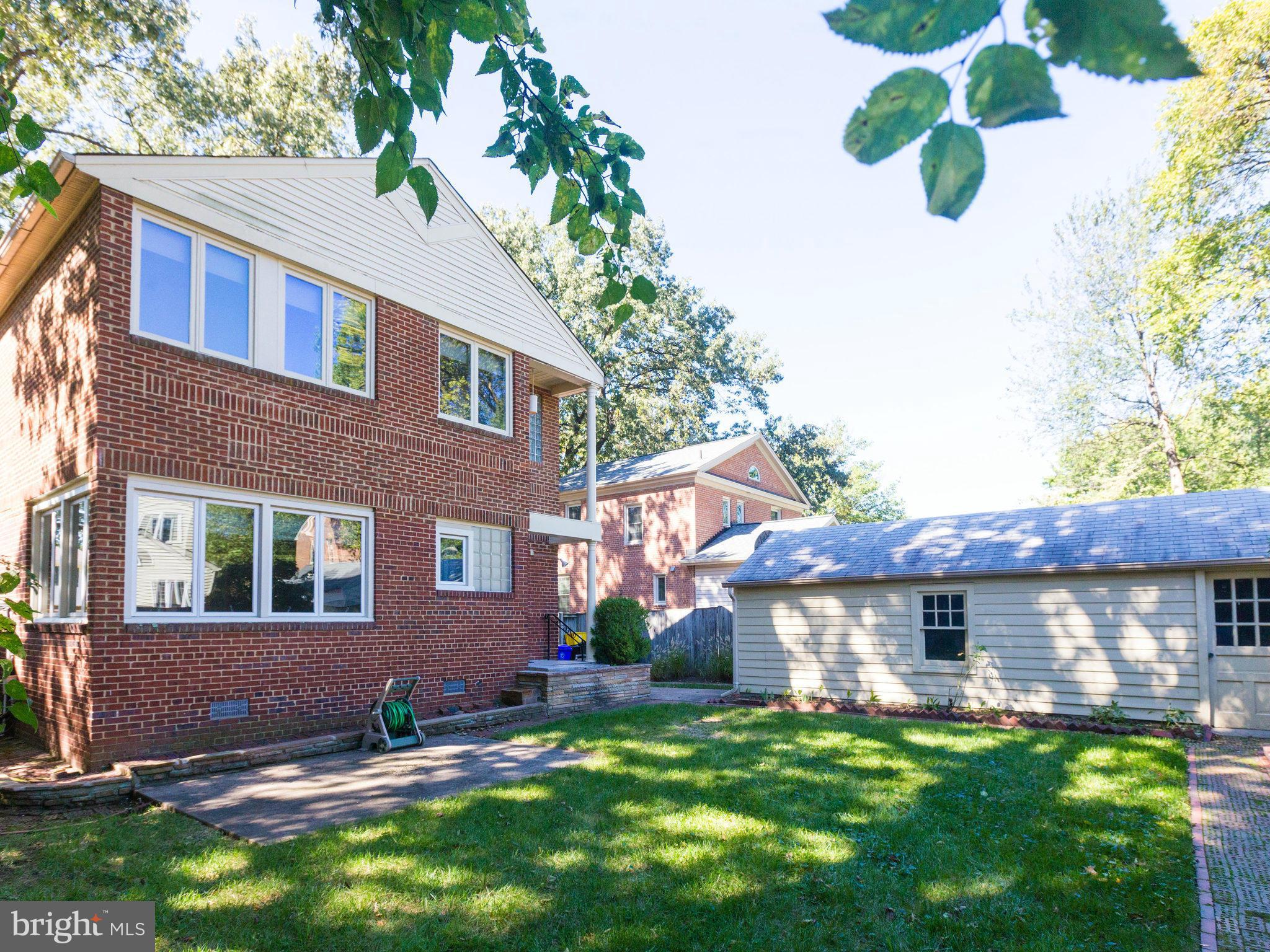 ARLINGTON HEIGHTS - Residential