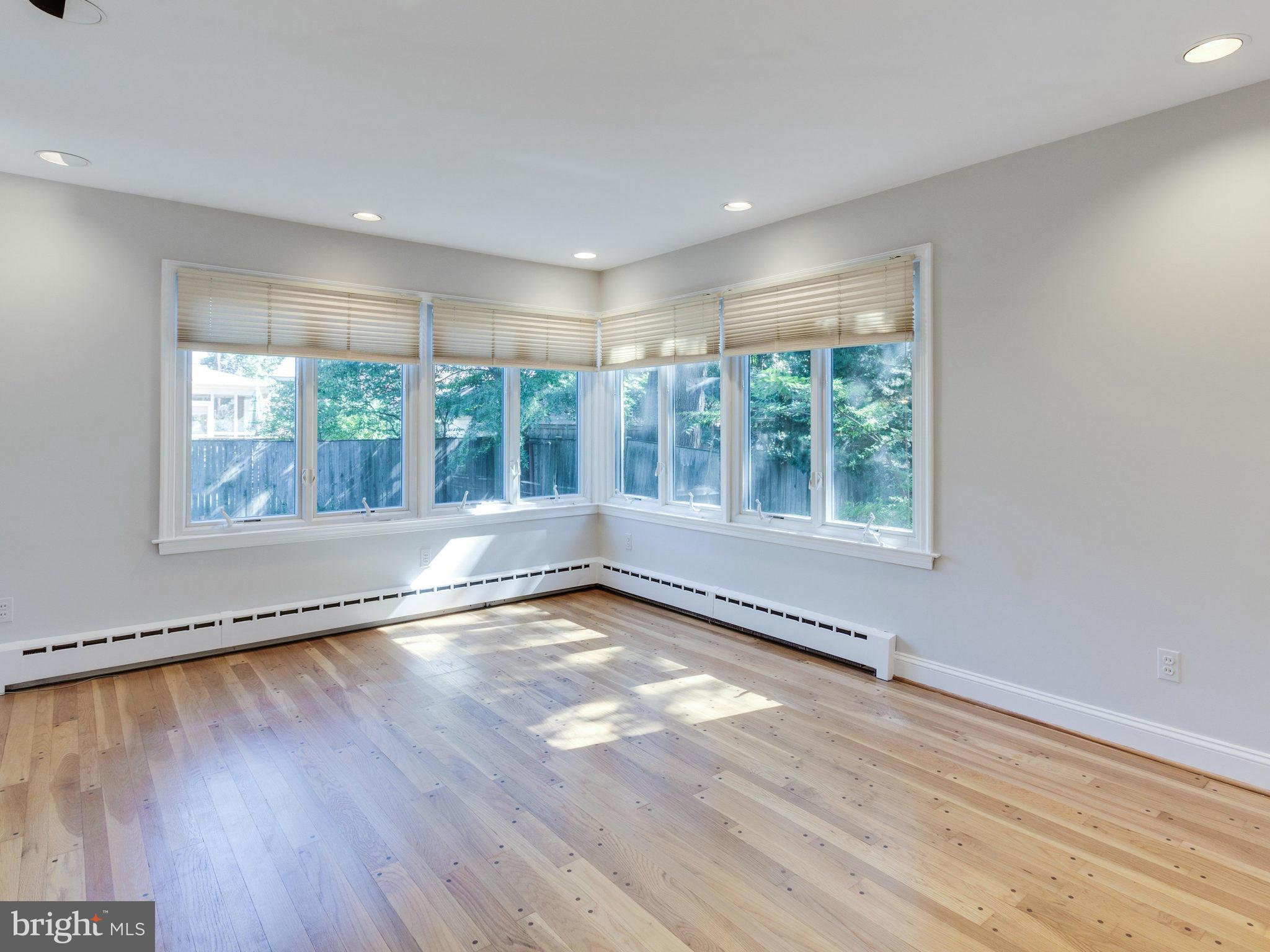 ARLINGTON HEIGHTS - Residential