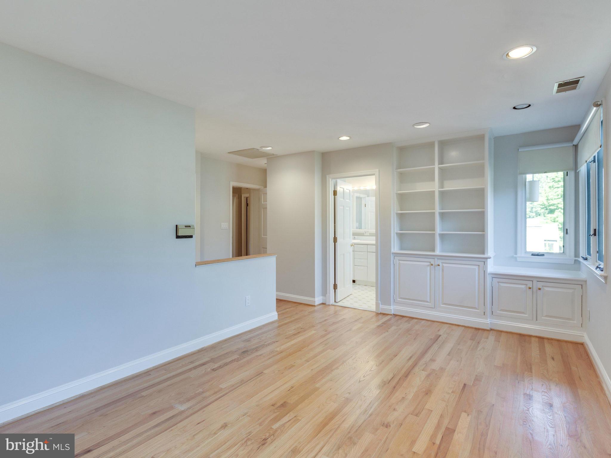 ARLINGTON HEIGHTS - Residential