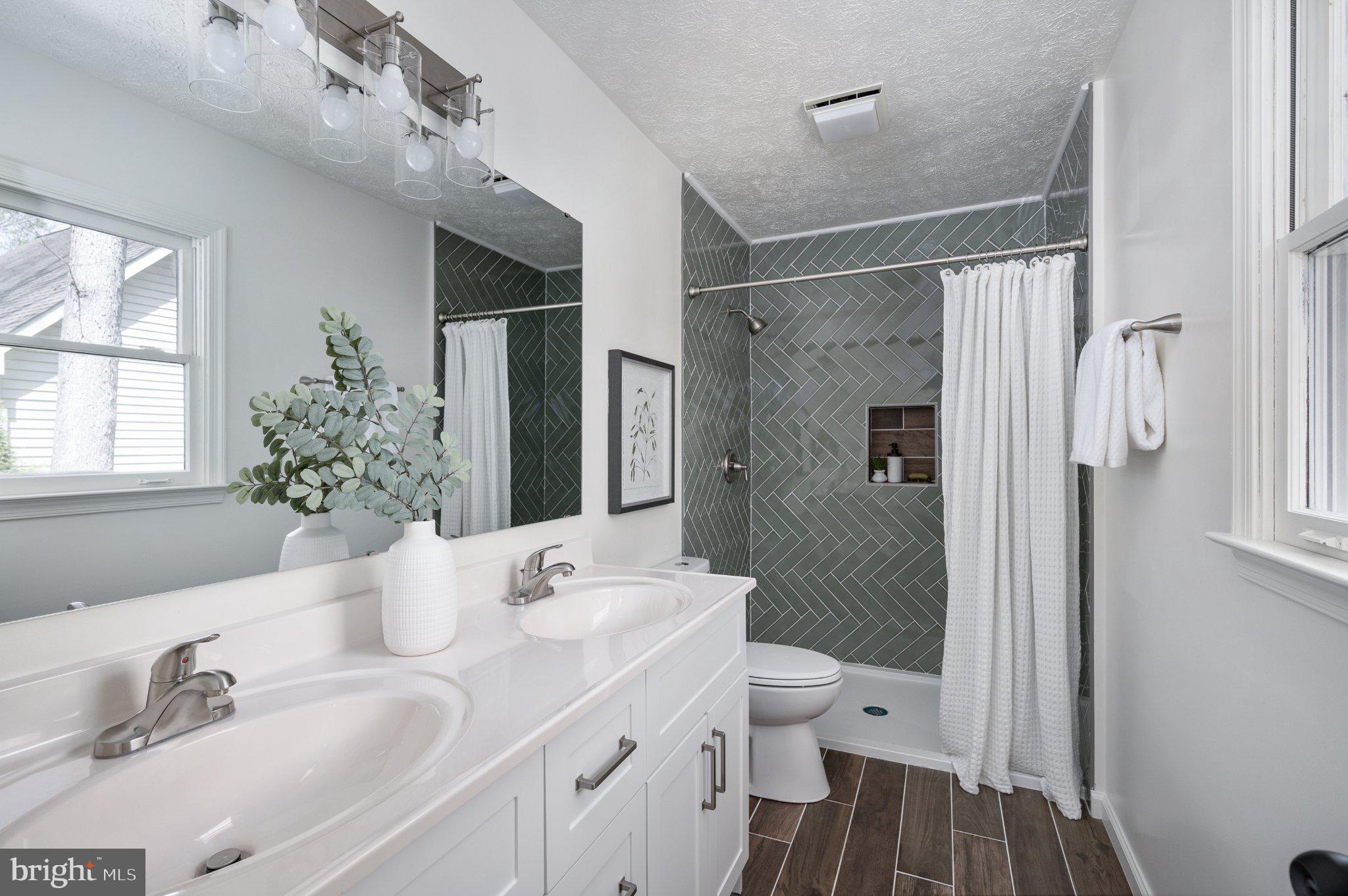 LAKE OF THE WOODS - Residential