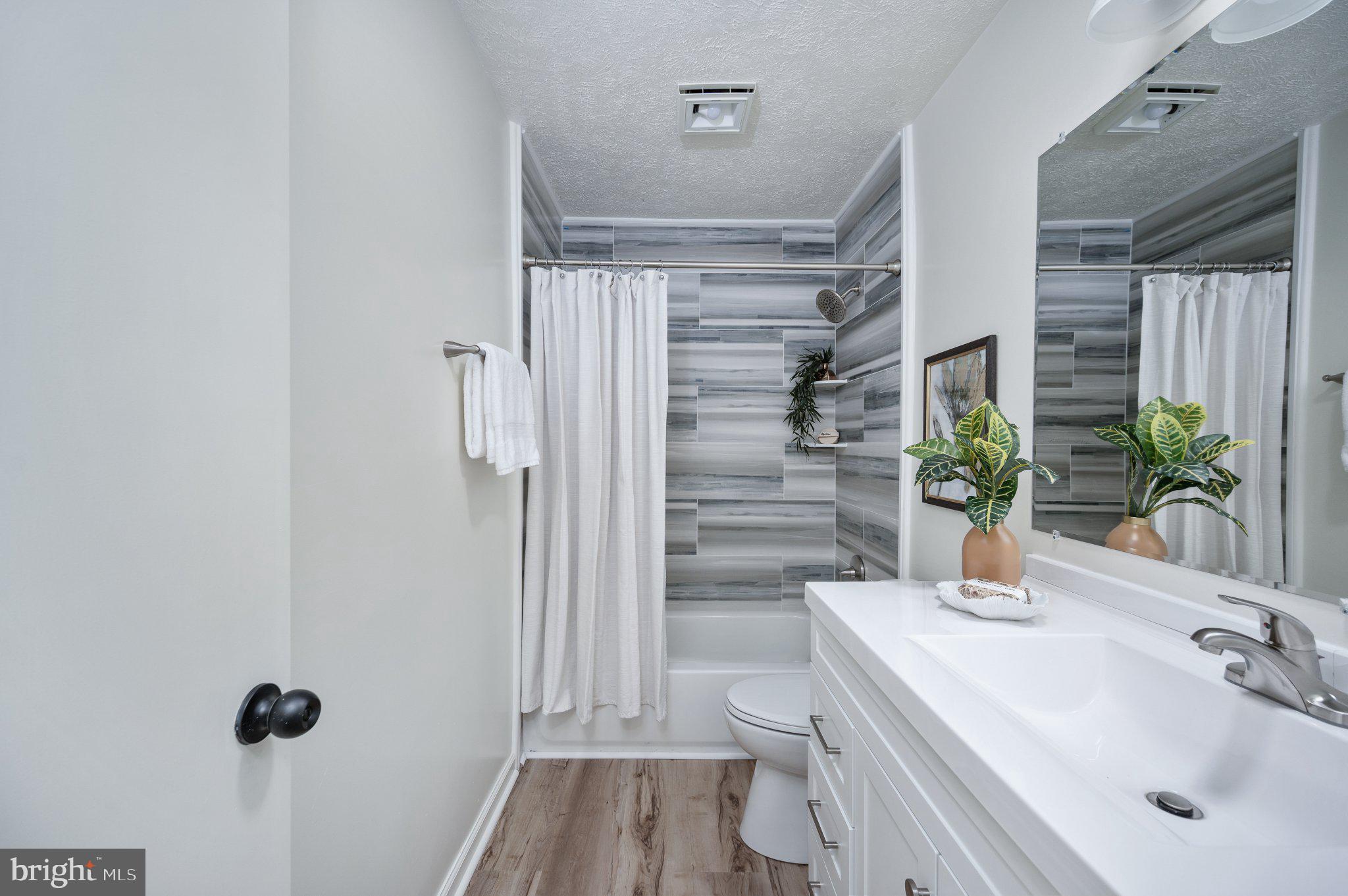 LAKE OF THE WOODS - Residential