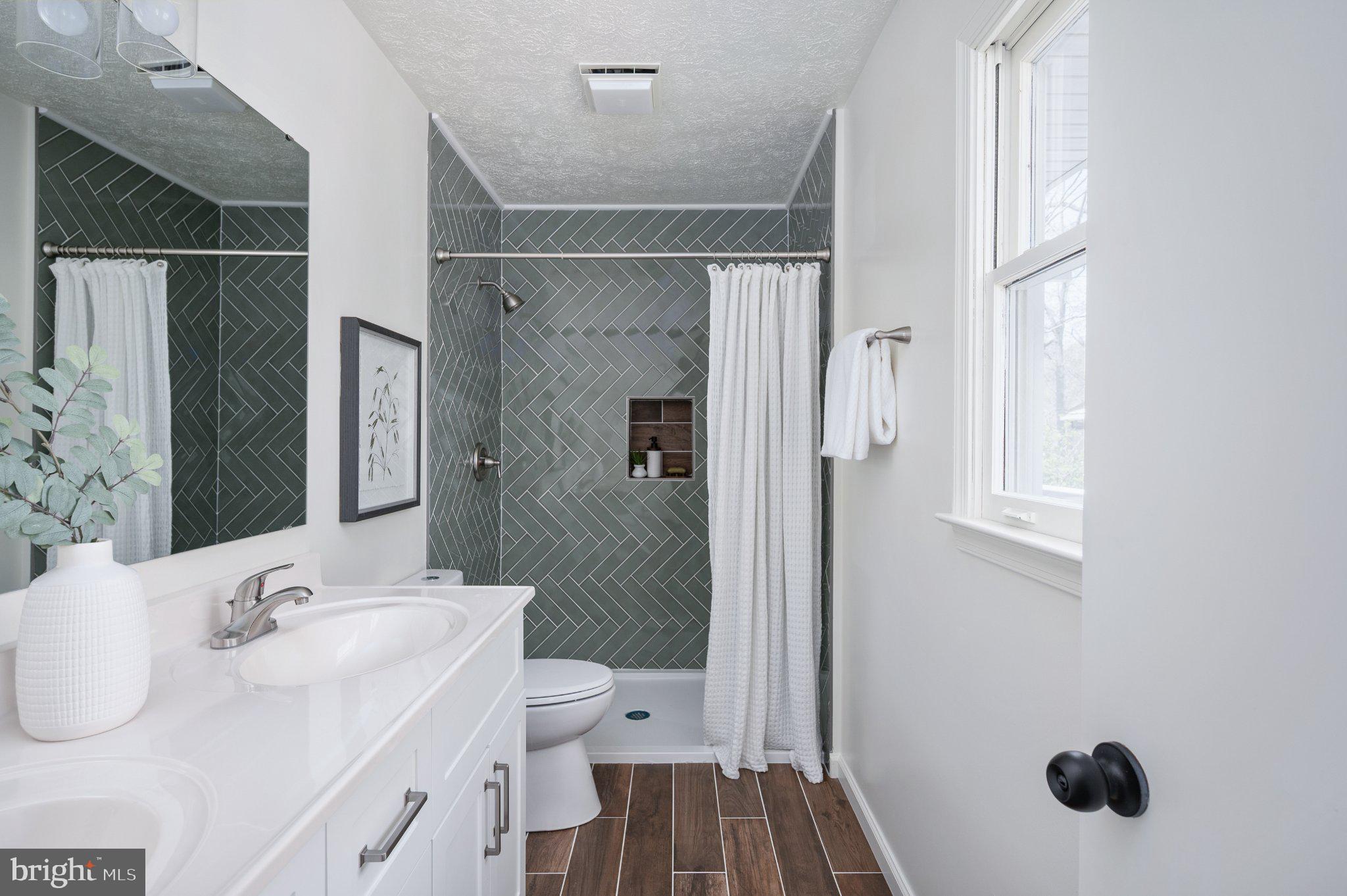 LAKE OF THE WOODS - Residential