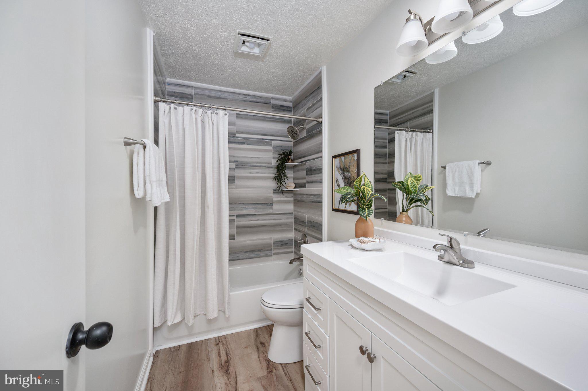 LAKE OF THE WOODS - Residential