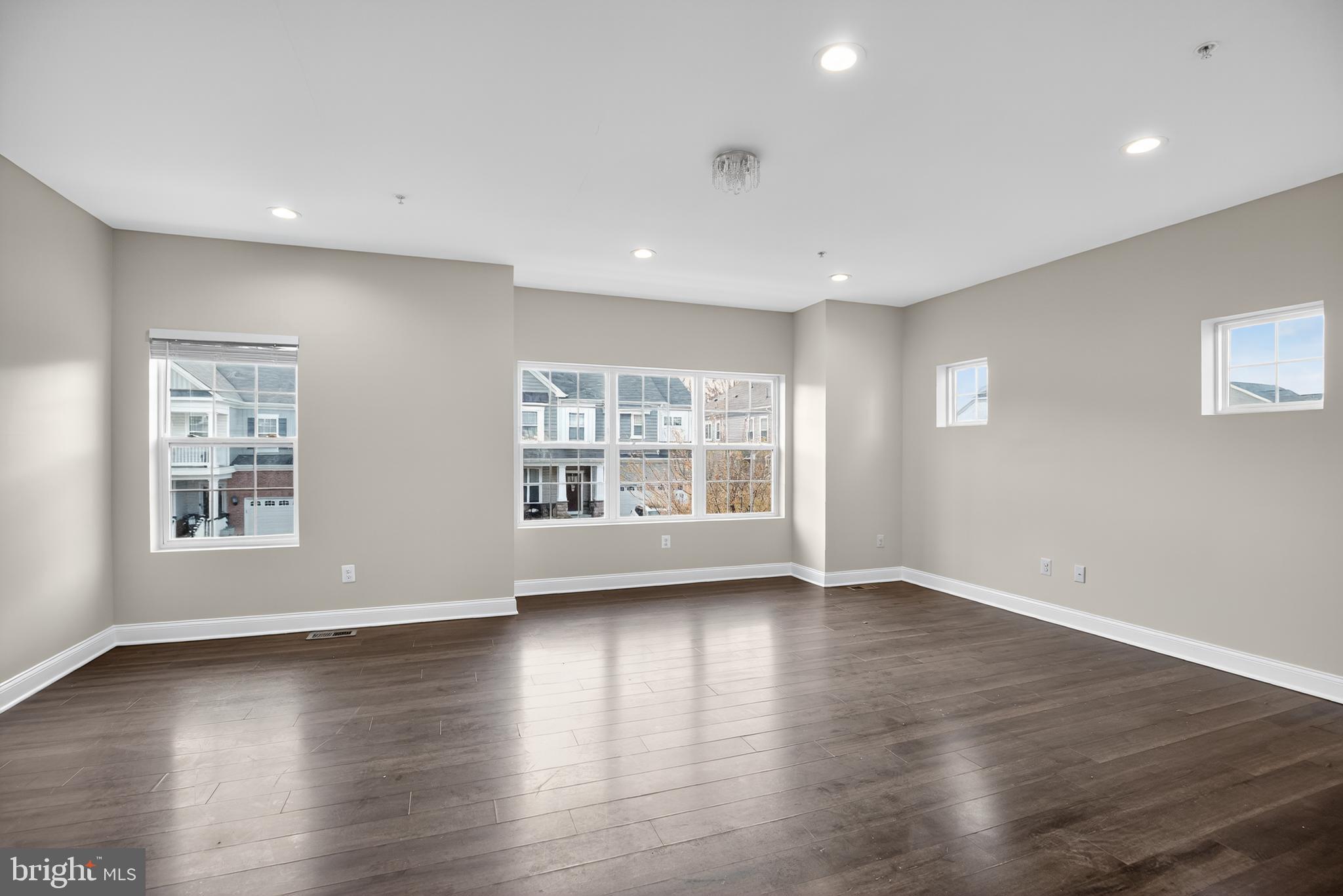 STONEHAVEN - Residential