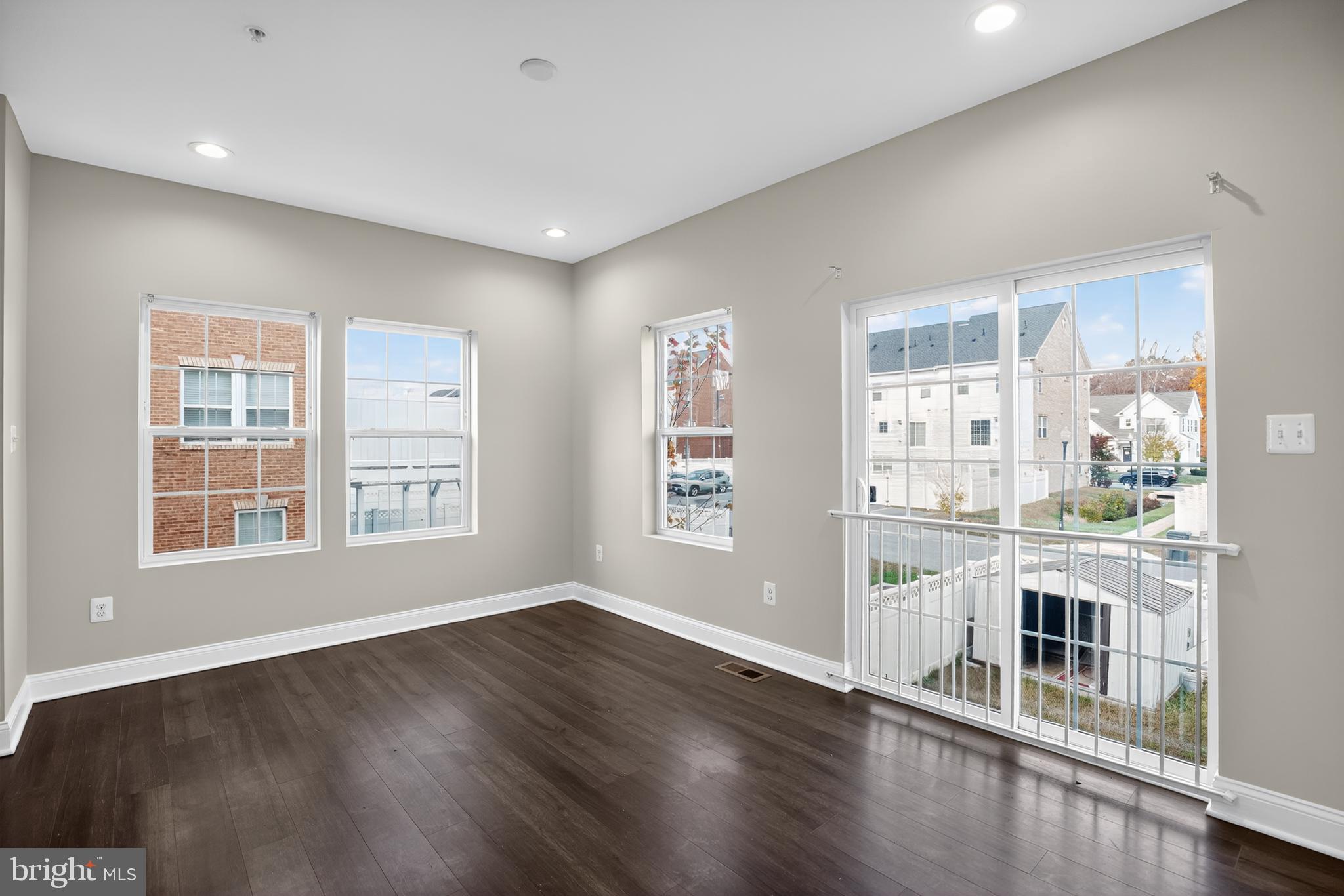 STONEHAVEN - Residential