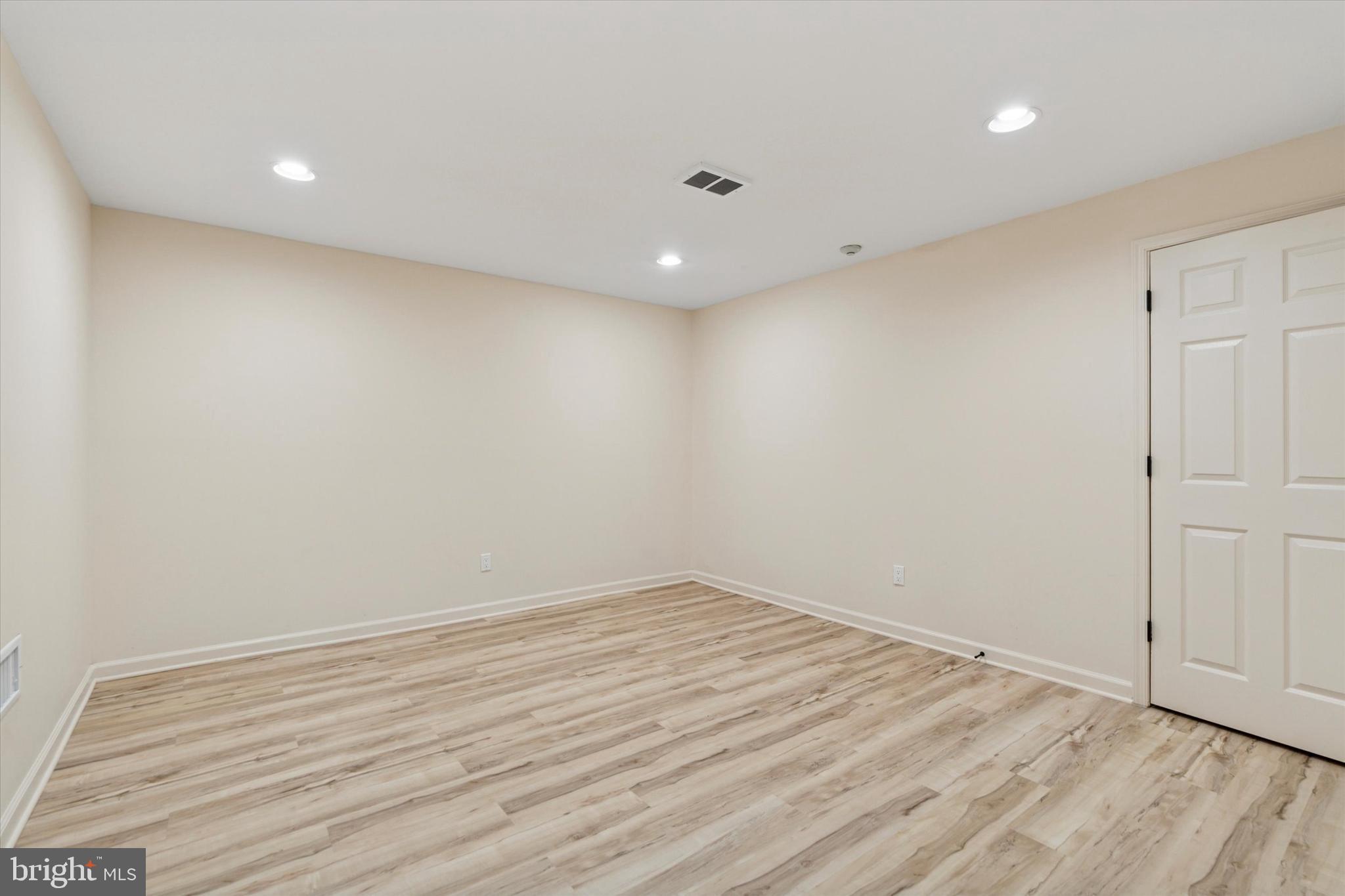 GREEN LANE - Residential