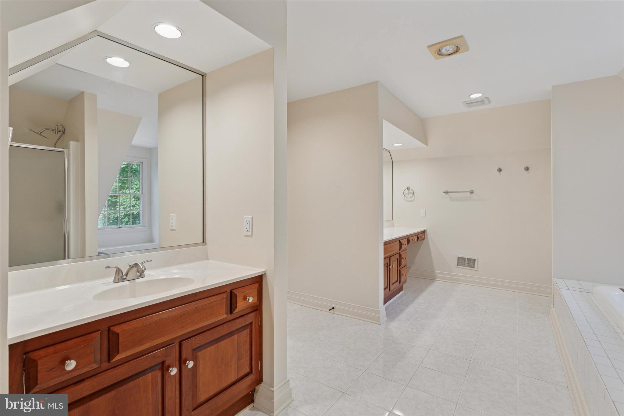 GREEN LANE - Residential