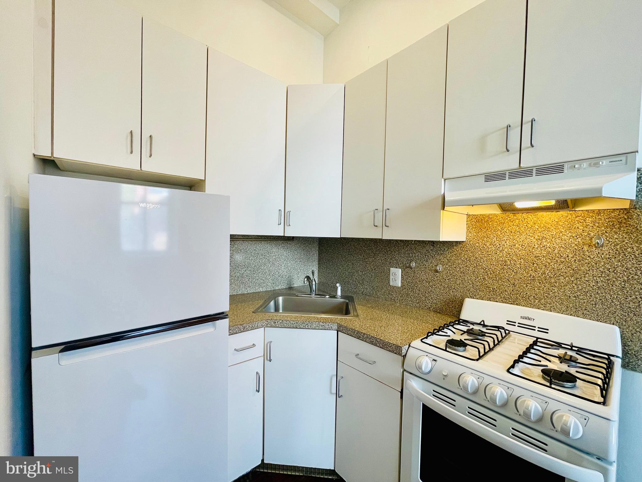 4444 MAIN STREET 48 E