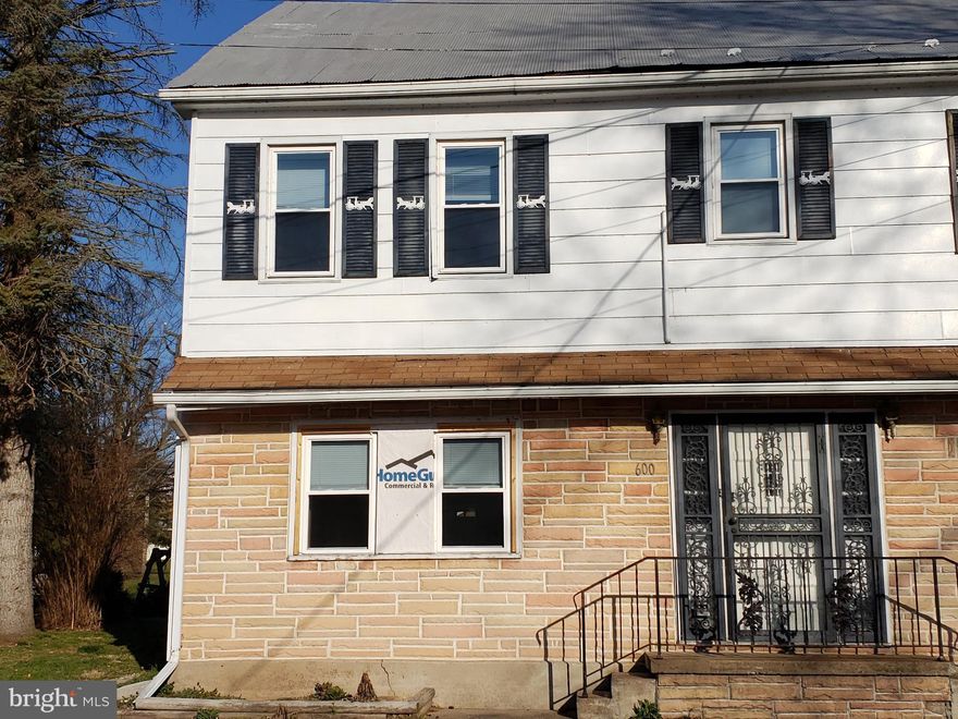 2 bedroom 1 1/2 bath Rental in Boro of Liverpool.  Off street parking, back yard.  Deck.  Renovated with sweet character.  $825 month plus $825 Security deposit.  $30 application fee includes credit/background report.  No Pets, no Smoking.  Water/Sewer included.  Electric heat tenant pays.  Call List Agent for access to the application.