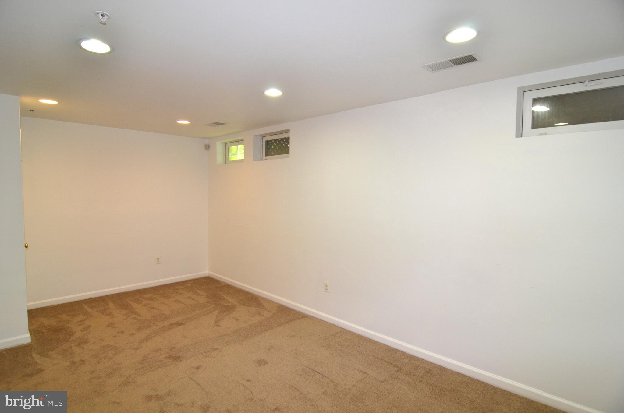 ROSEDALE ESTATES II-PLAT - Residential Lease