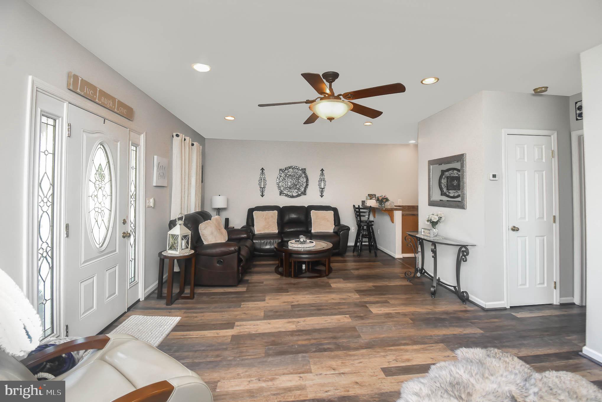 GRAY MANOR - Residential