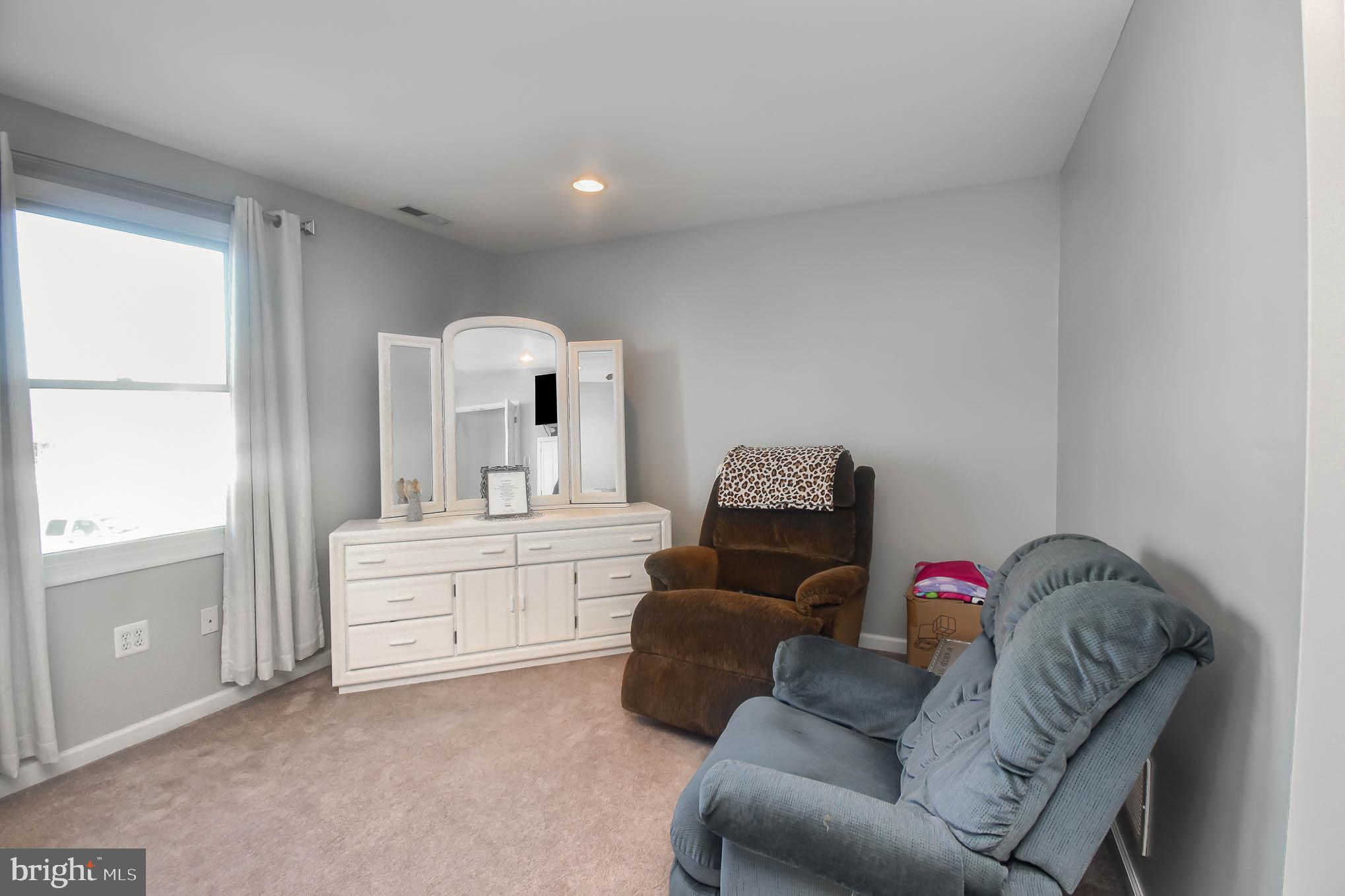 GRAY MANOR - Residential