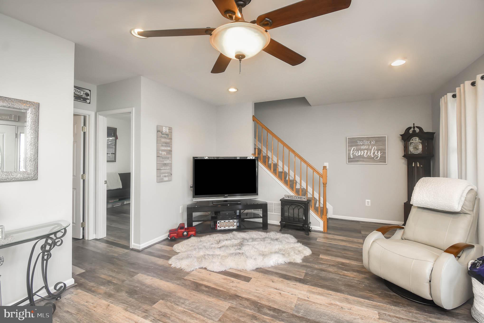 GRAY MANOR - Residential