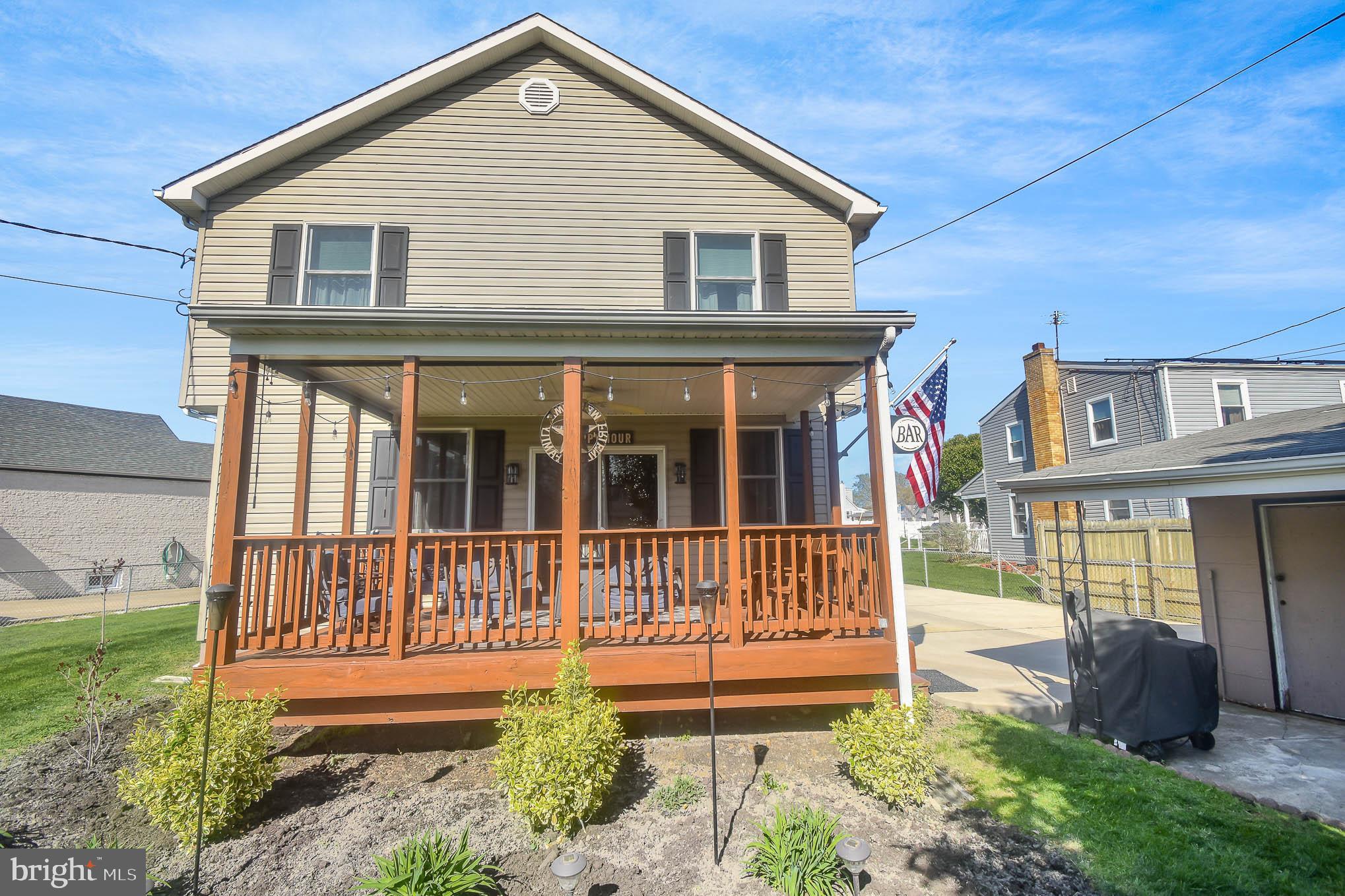 GRAY MANOR - Residential