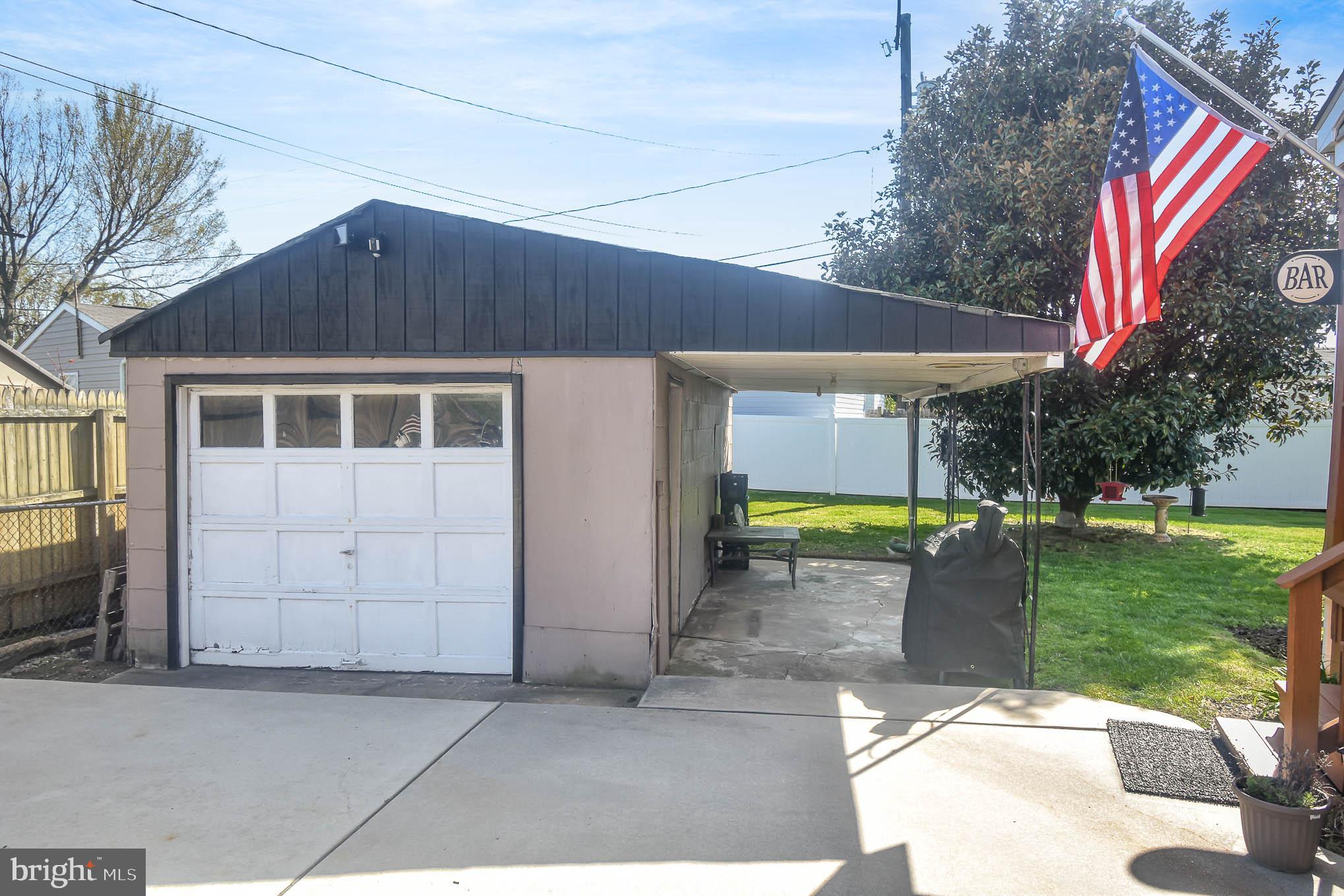 GRAY MANOR - Residential