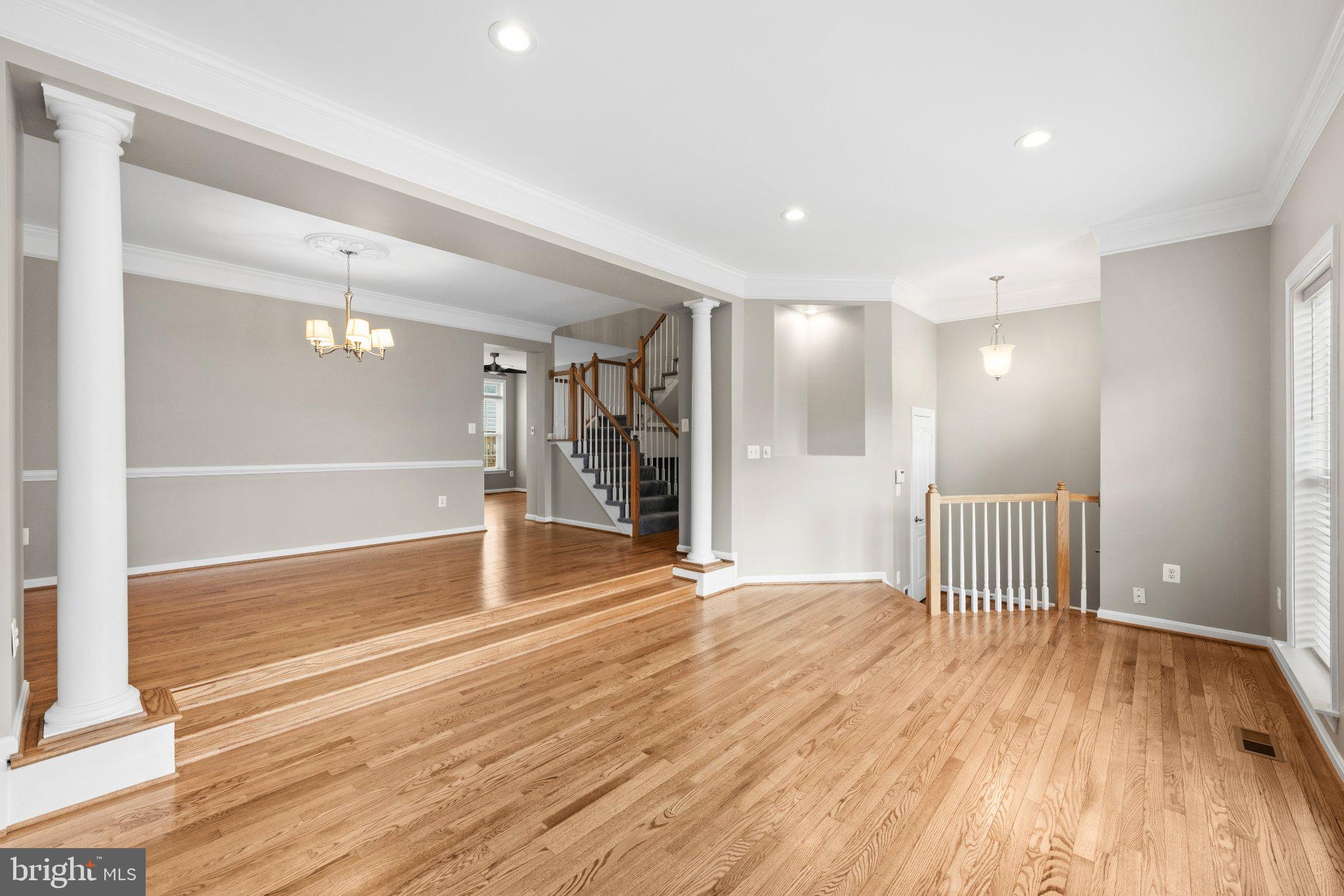 2821 LAURA GAE CIRCLE