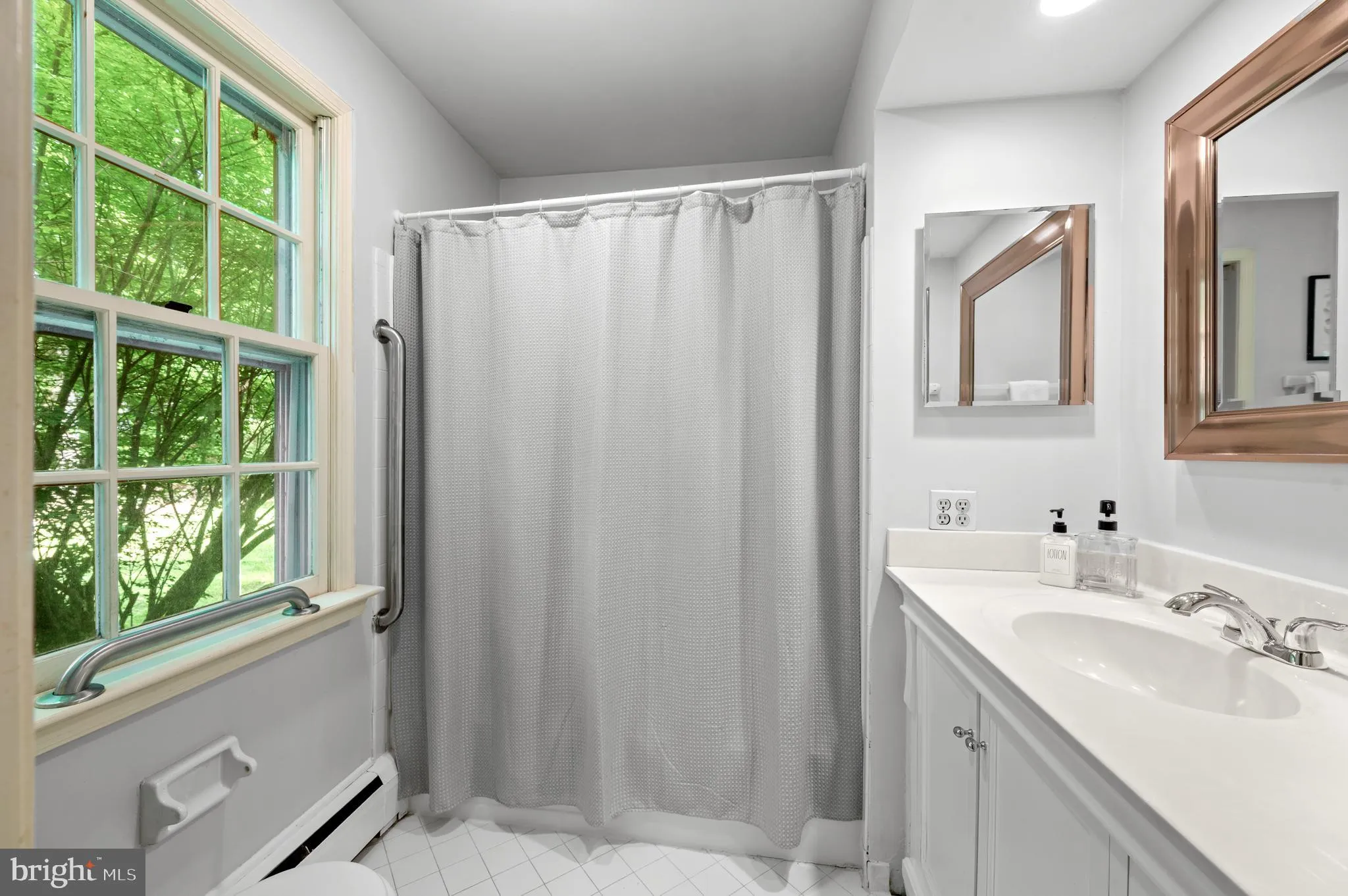 Paoli, Pennsylvania 19301, United States, 5 Bedrooms Bedrooms, ,4 BathroomsBathrooms,Residential,Active,178118