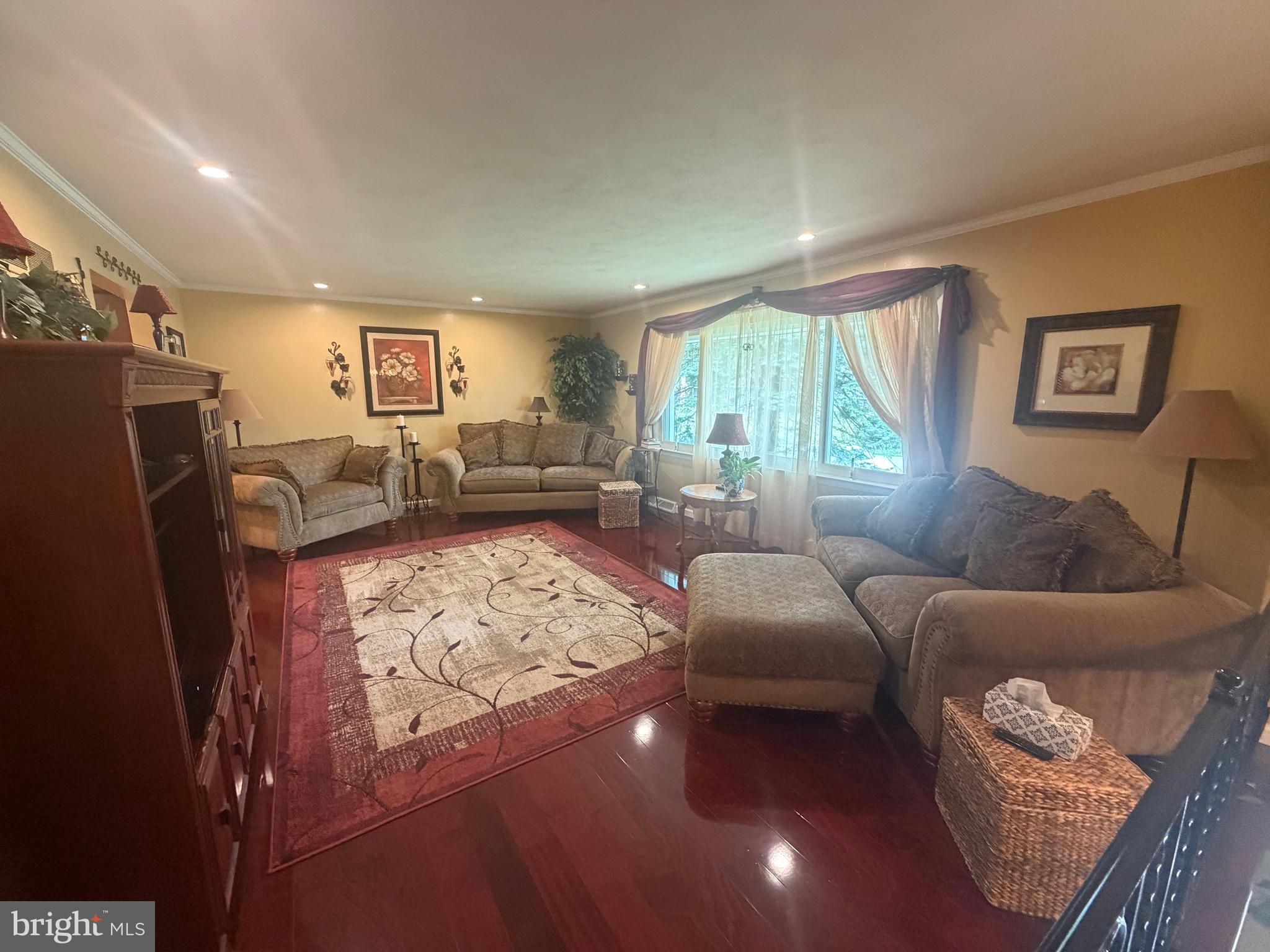 2570 PRIMROSE LANE