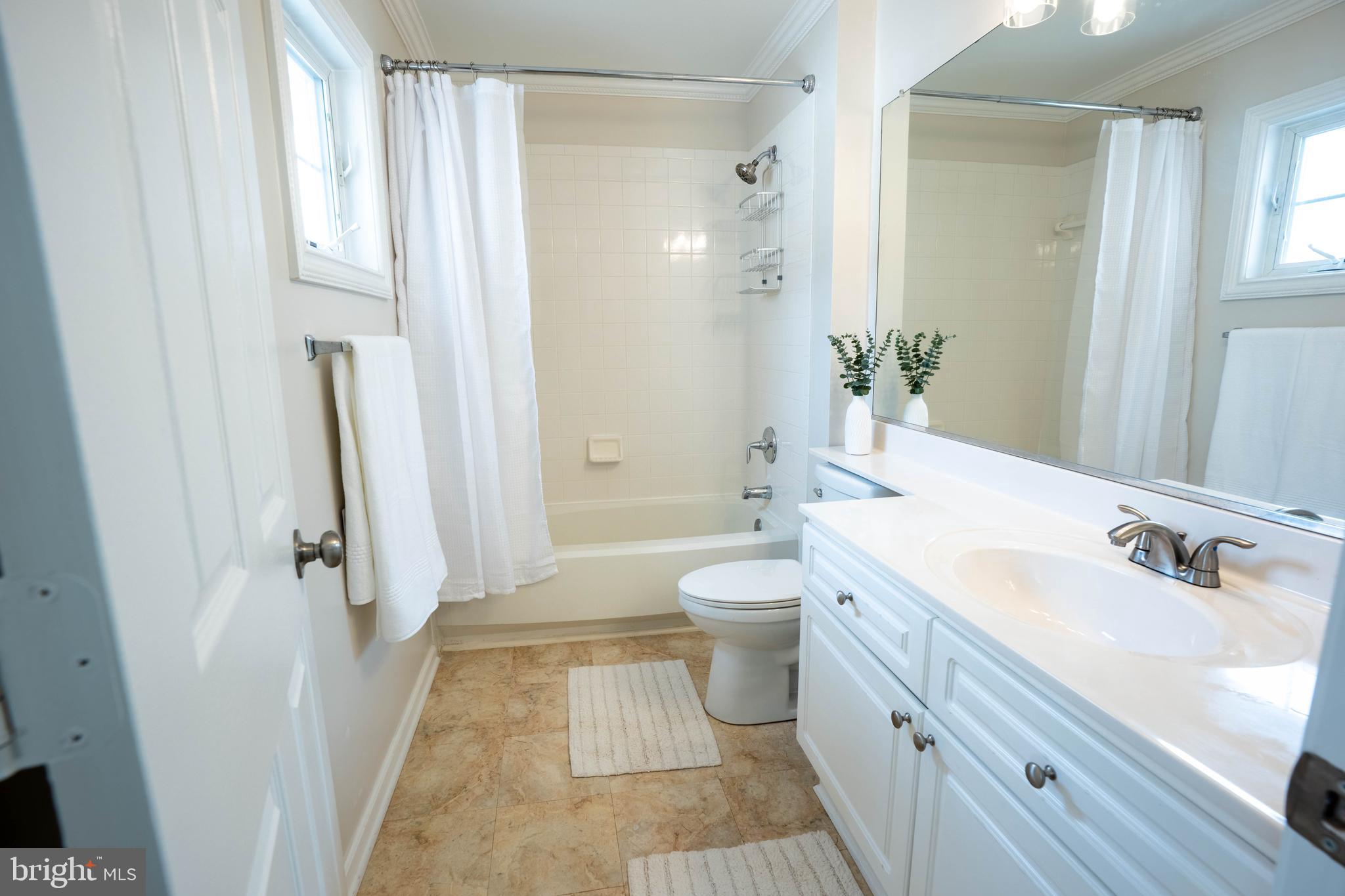 CHELSEA COURTS - Residential