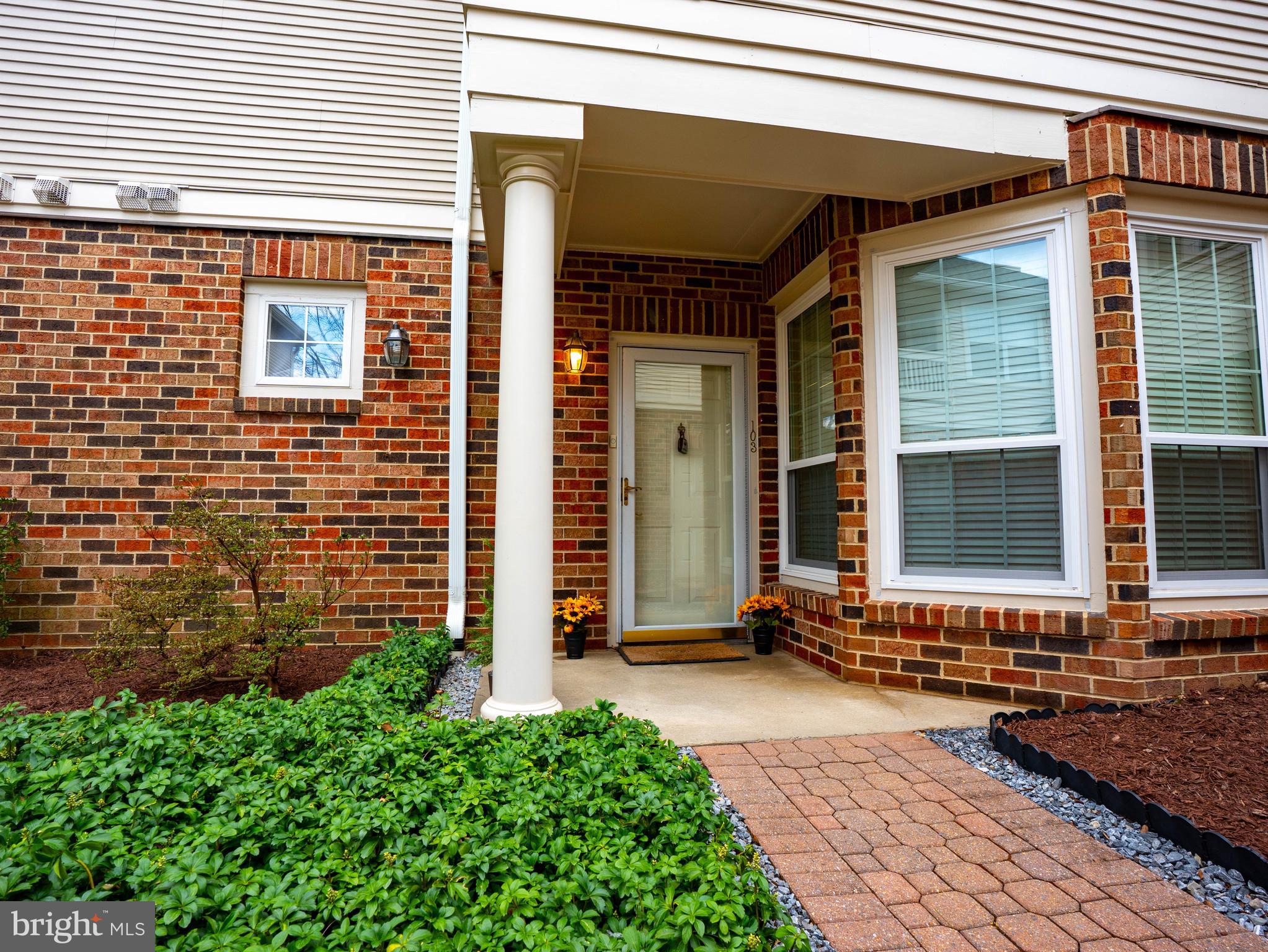 CHELSEA COURTS - Residential