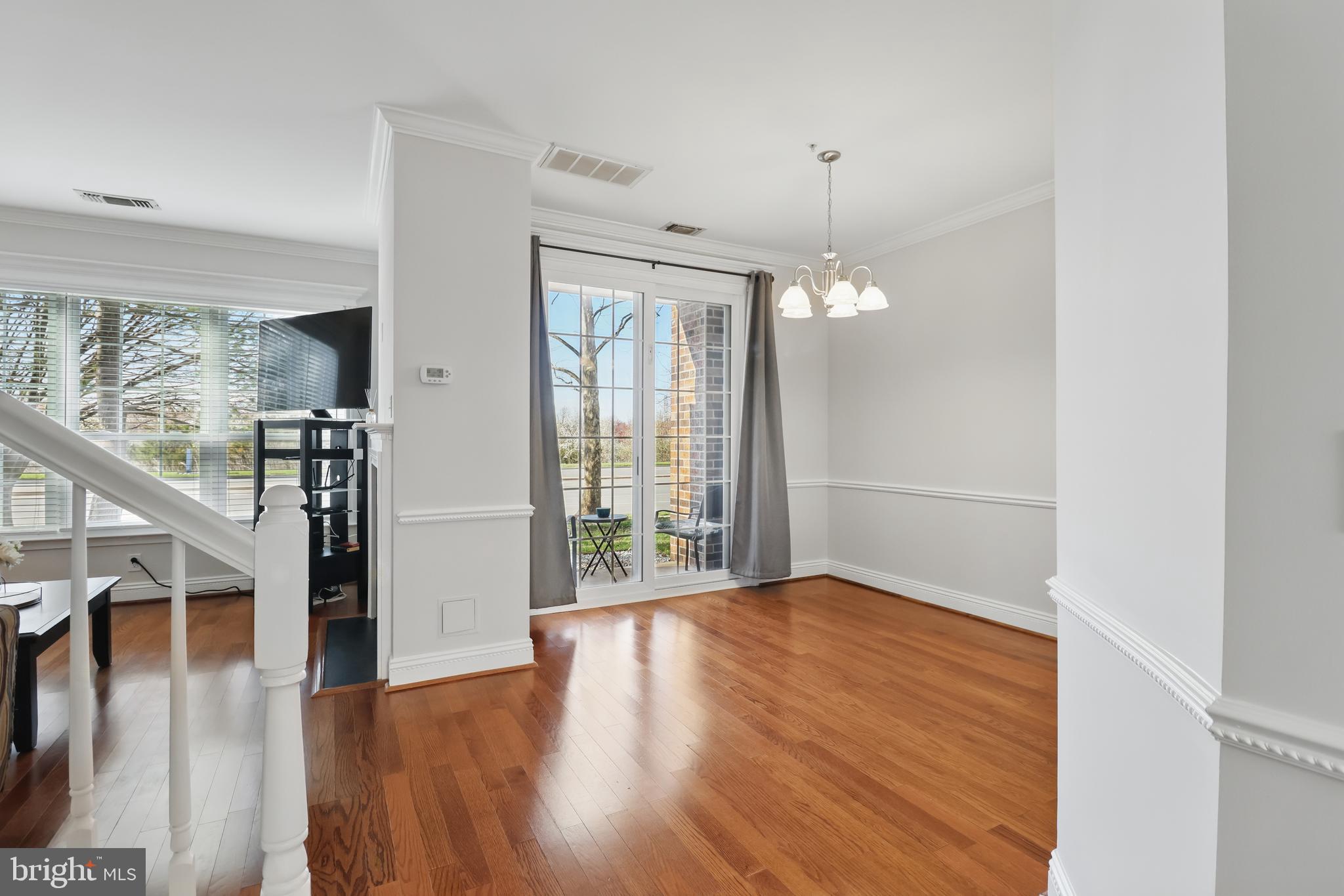 CHELSEA COURTS - Residential