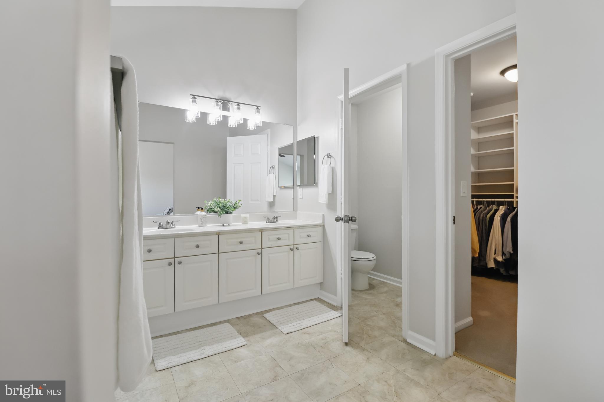 CHELSEA COURTS - Residential