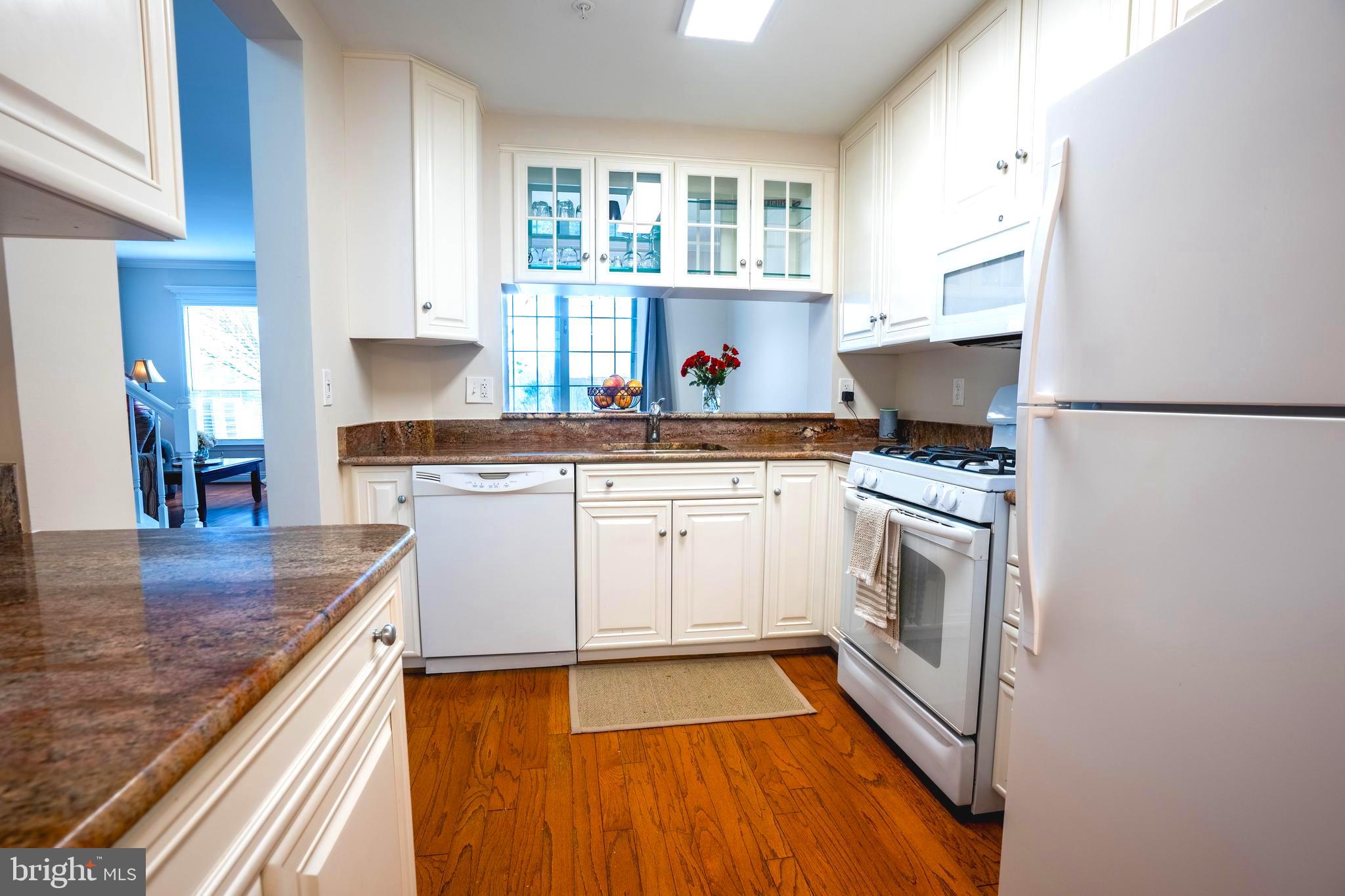 CHELSEA COURTS - Residential